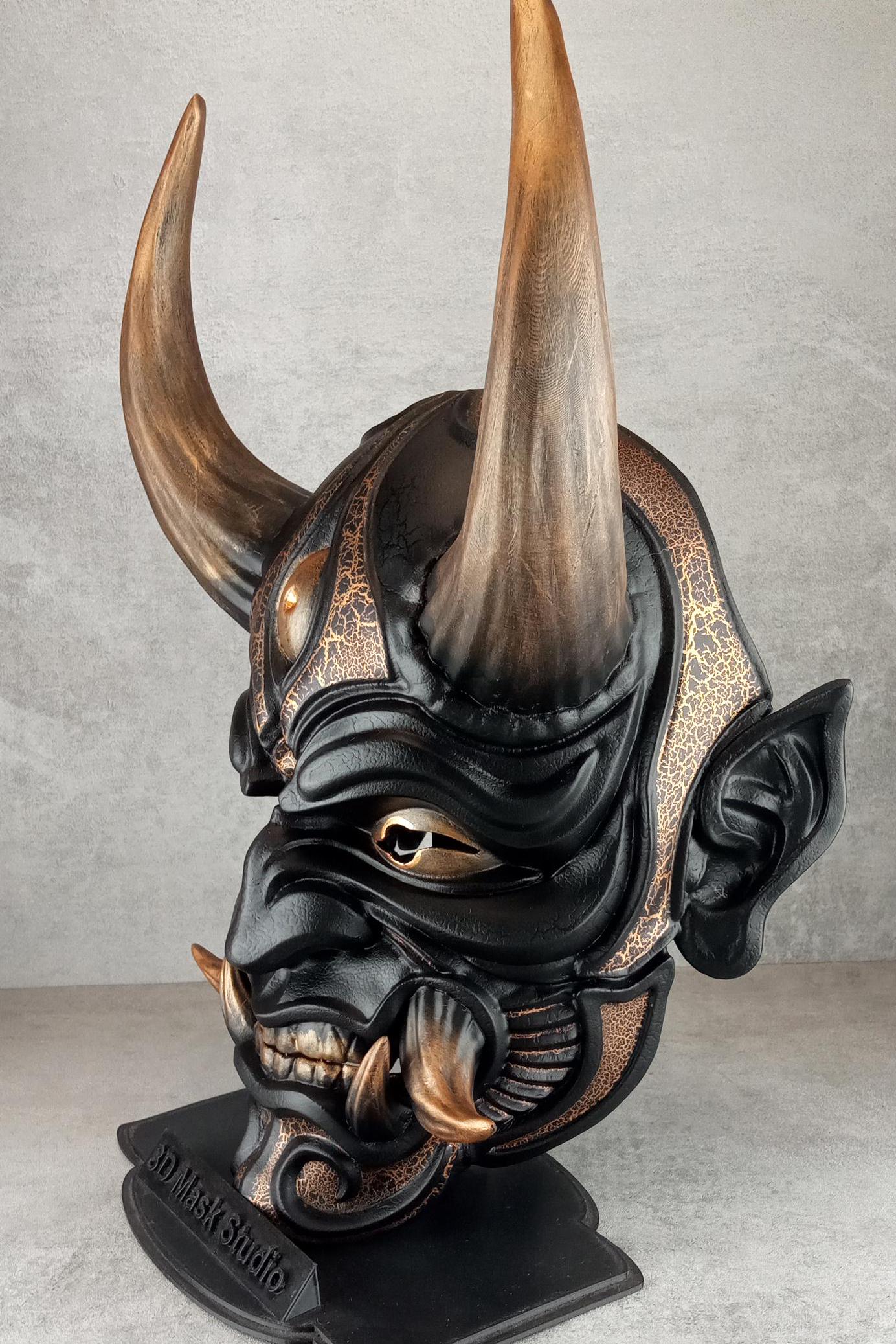 Bronzener Inseldämon – Traditionelle Hannya-Maske