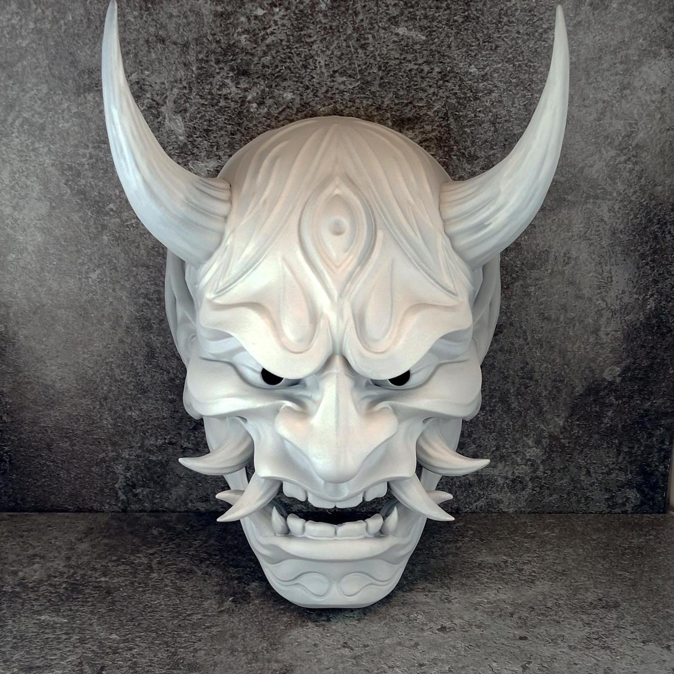 Schwarz-weiße Maske mit Rissen, Traditionelle japanische Hannya-Maske, Samurai-Maske, Tragbare Maske, Dämonenmaske, Oni-Maske, Wanddekoration, Oni-Maske mit Seil