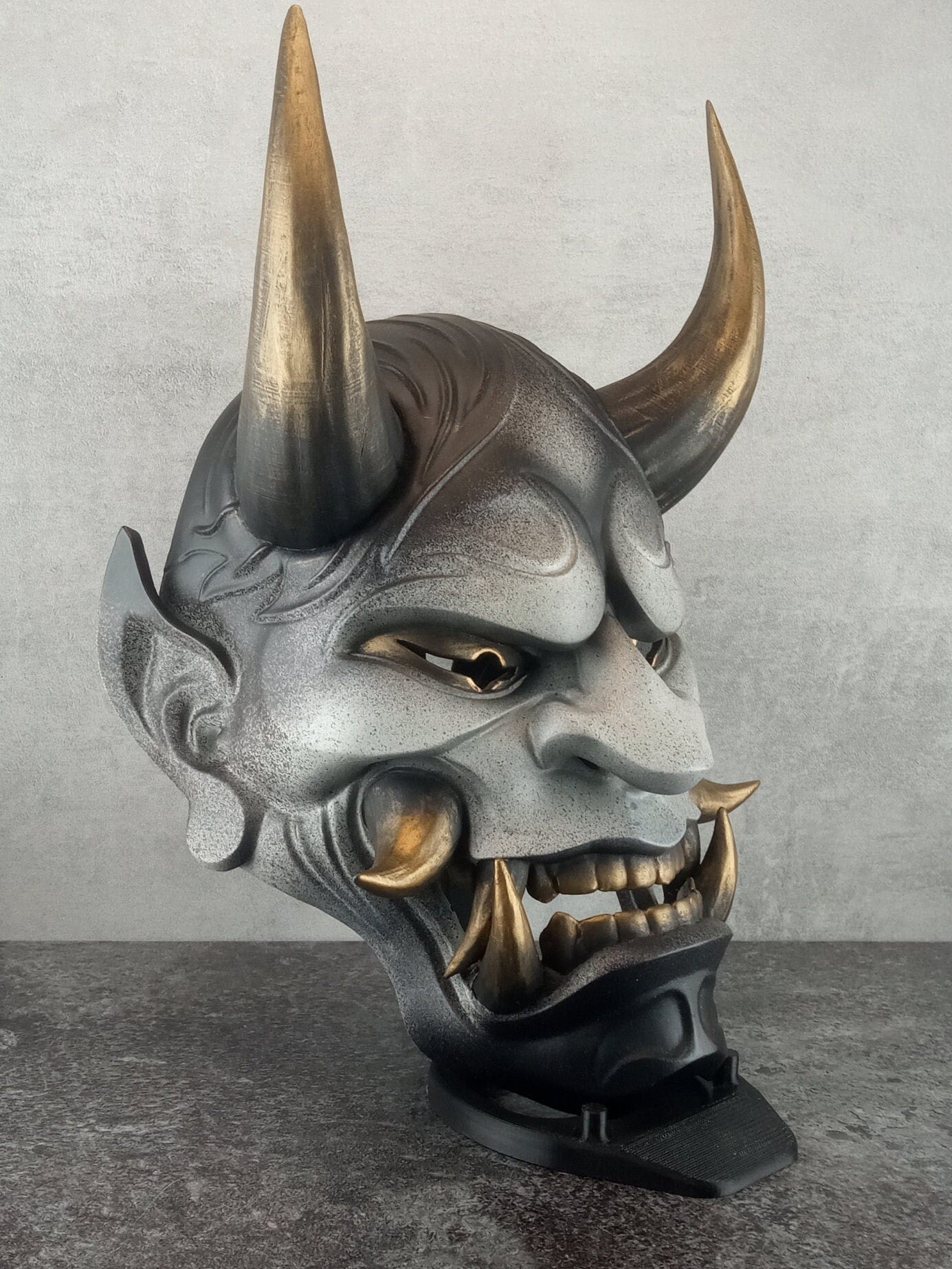 Traditionelle japanische Hannya-Maske, graue und schwarze Samurai-Maske, tragbare Maske, Kabuki-Dämonenmaske, Oni-Maske, Wanddekoration Oni-Maske mit Seil