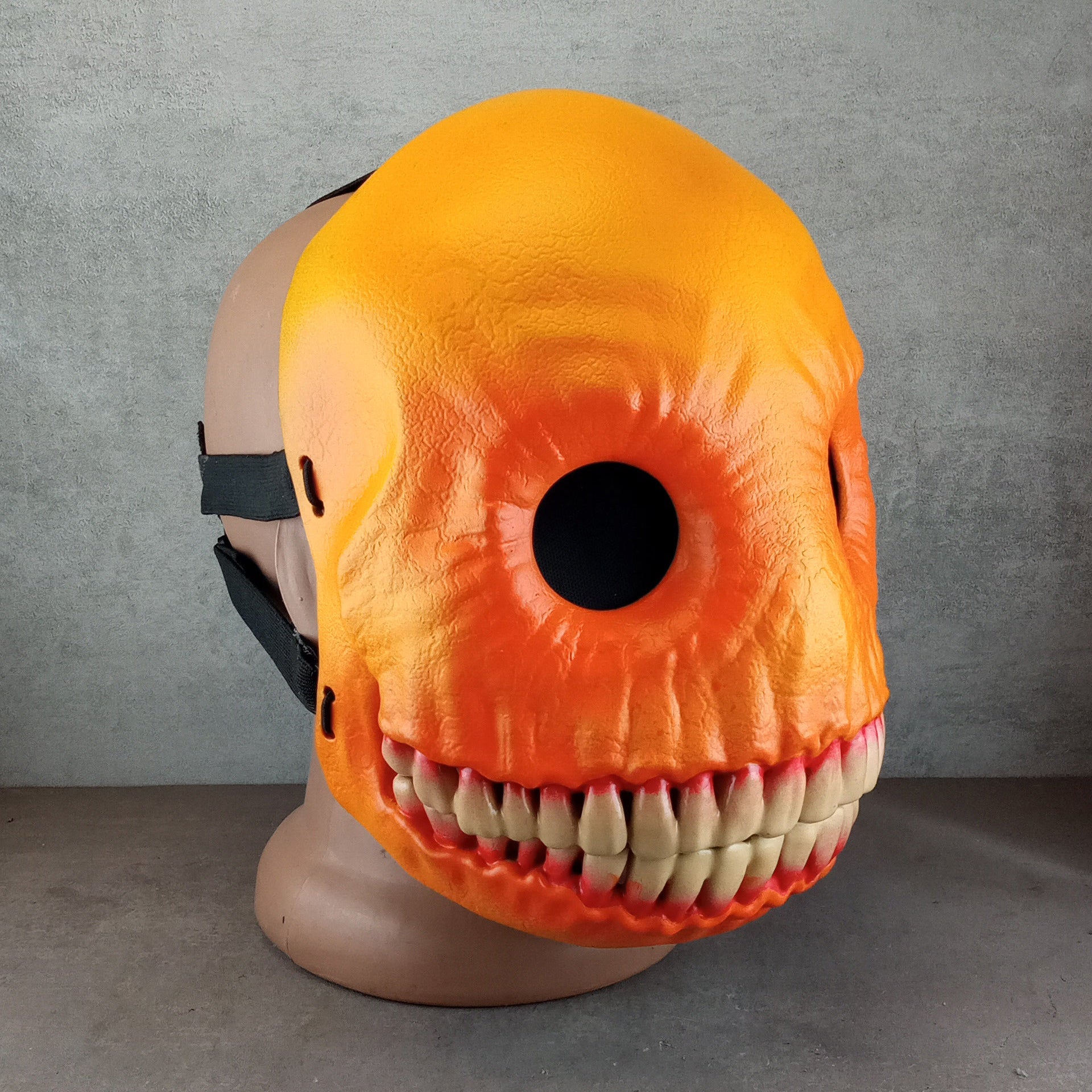 Smiley mask "Macabre Toothy Smile"