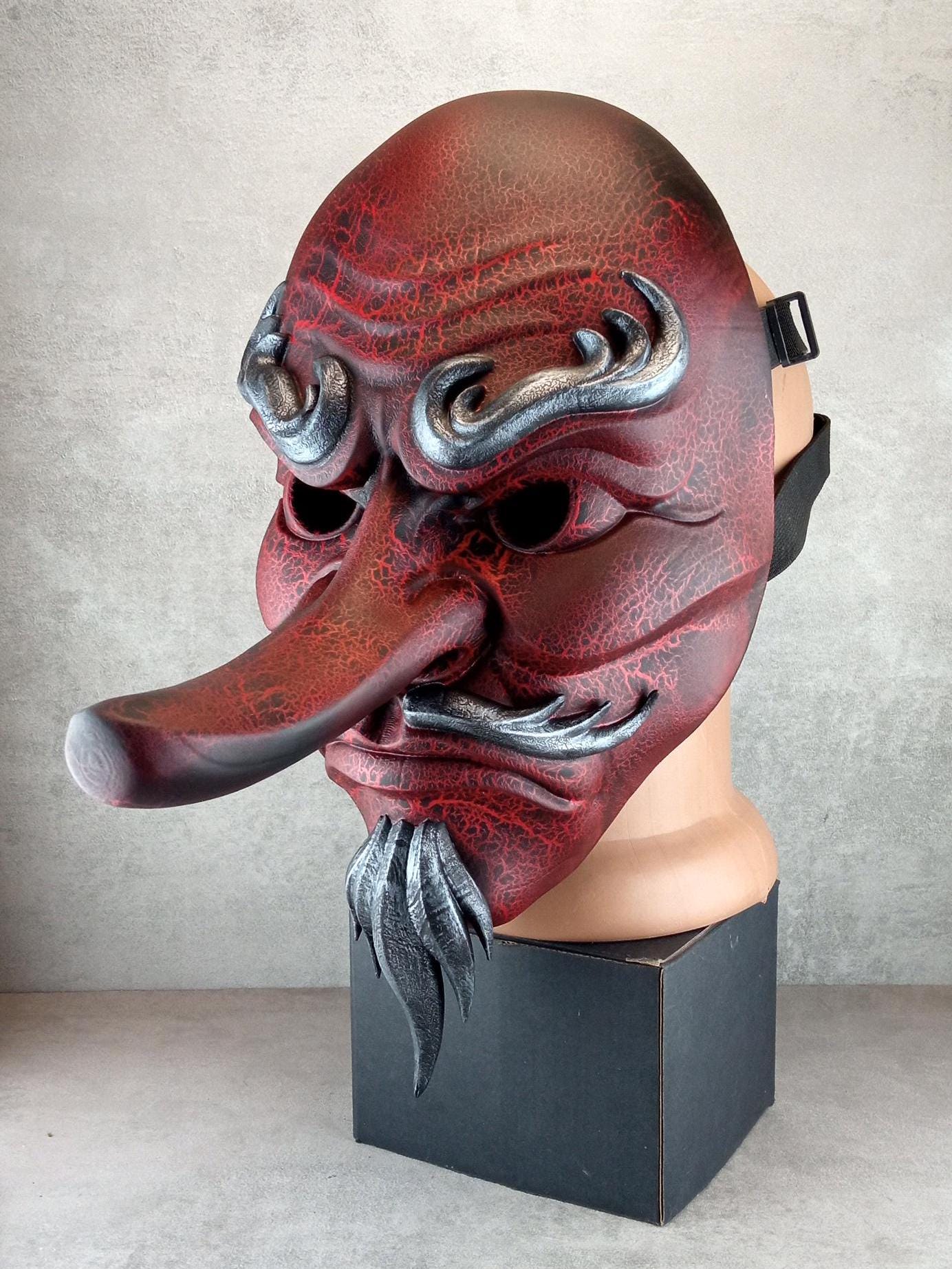 Rote Cracked Tengu-Maske (Vollgesicht)