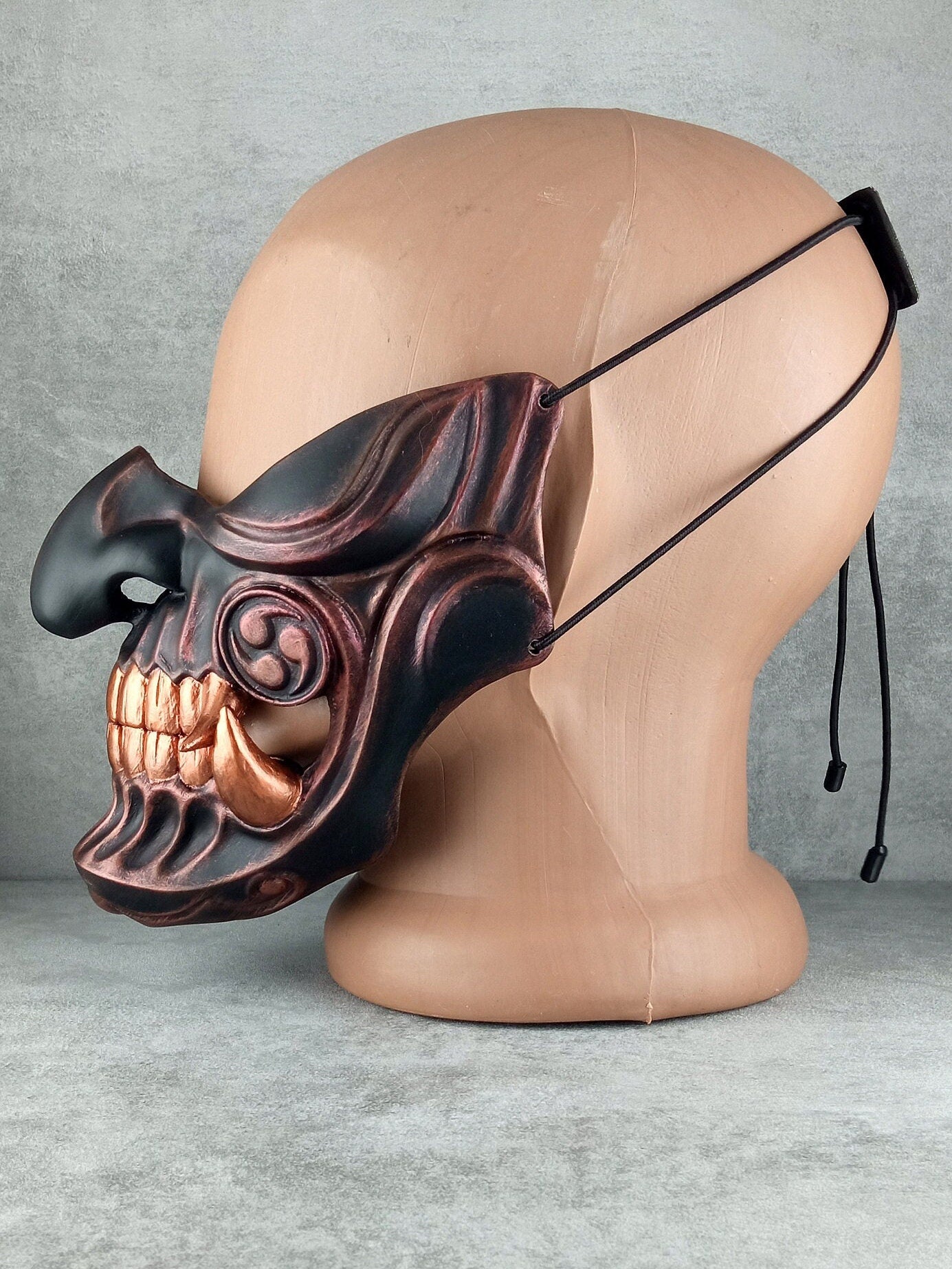 Schwarze und kupferne Samurai-Maske, Traditionelle japanische Hannya-Maske, Tragbare Maske, Kabuki-Dämonenmaske, Oni-Maske, Wanddekoration Oni-Maske mit Seil