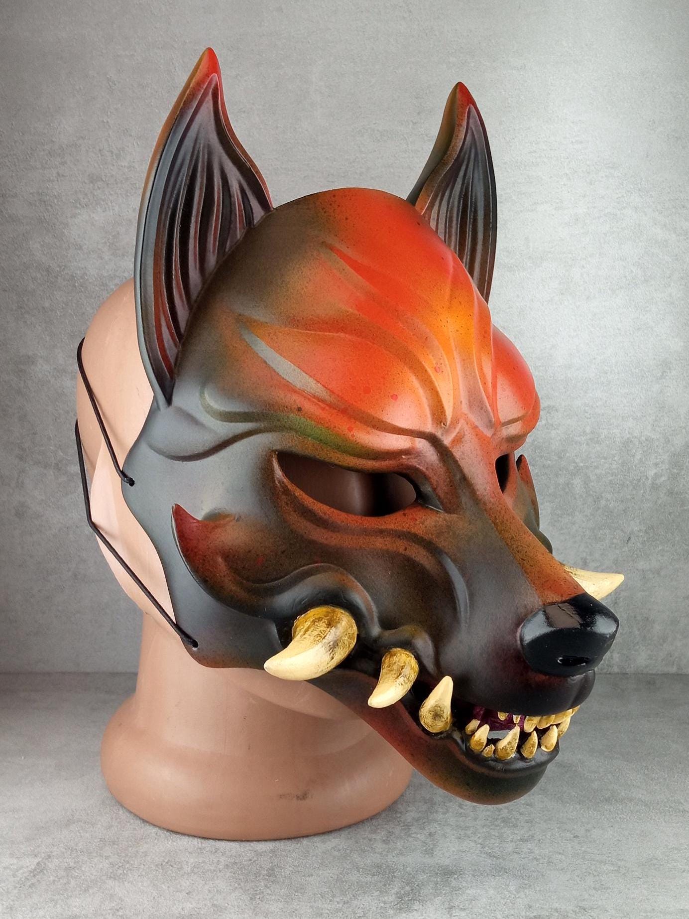 Fuchsgeistmaske – Rostgrauer Kitsune (Okami) mit natürlichen Reißzähnen