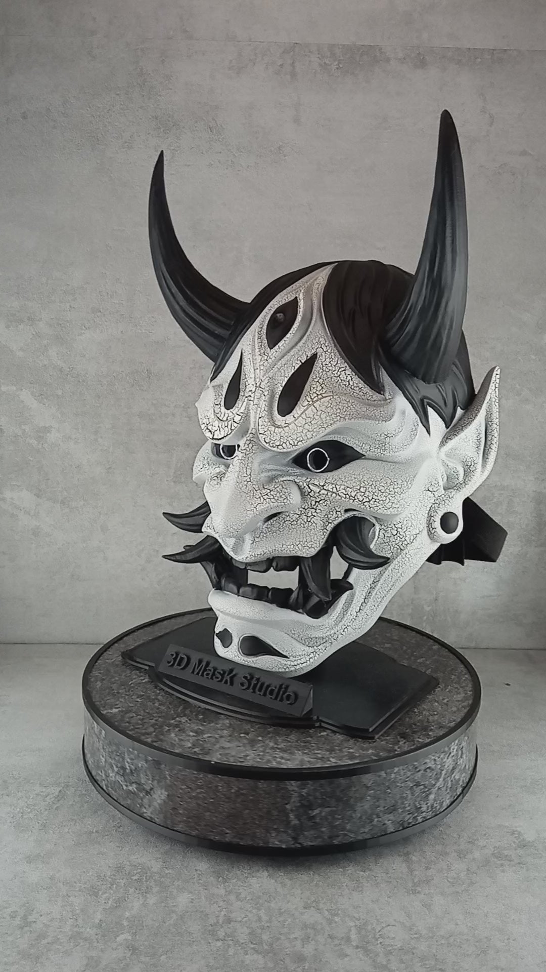 Schwarz-weiße Maske mit Rissen, Traditionelle japanische Hannya-Maske, Samurai-Maske, Tragbare Maske, Dämonenmaske, Oni-Maske, Wanddekoration, Oni-Maske mit Seil