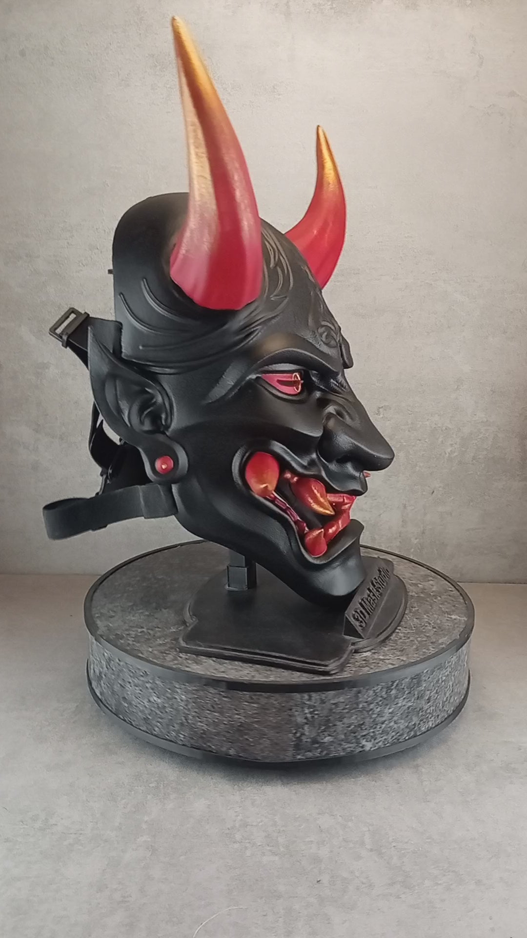 Traditionelle japanische Hannya-Dämonenmaske – „Feuerflammen“-Dämon