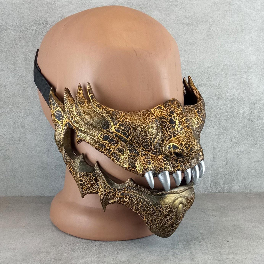 Samurai-Maske mit goldenen Rissen, Traditionelle japanische Hannya-Maske, Tragbare Maske, Kabuki-Dämonenmaske, Oni-Maske, Wanddekoration