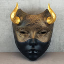 Geisha-Maske - schwarz mit Gold, Frauenmaske mit Hörnern, Hexenmaske, japanische Frauenmaske, weiße Maske