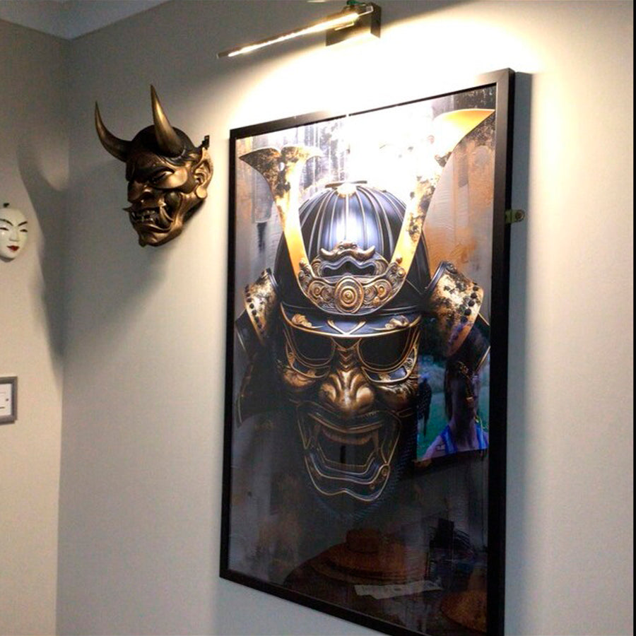 3D-Gold-Samurai-Totenkopf mit gesprungenem Schädel und patiniertem Helm