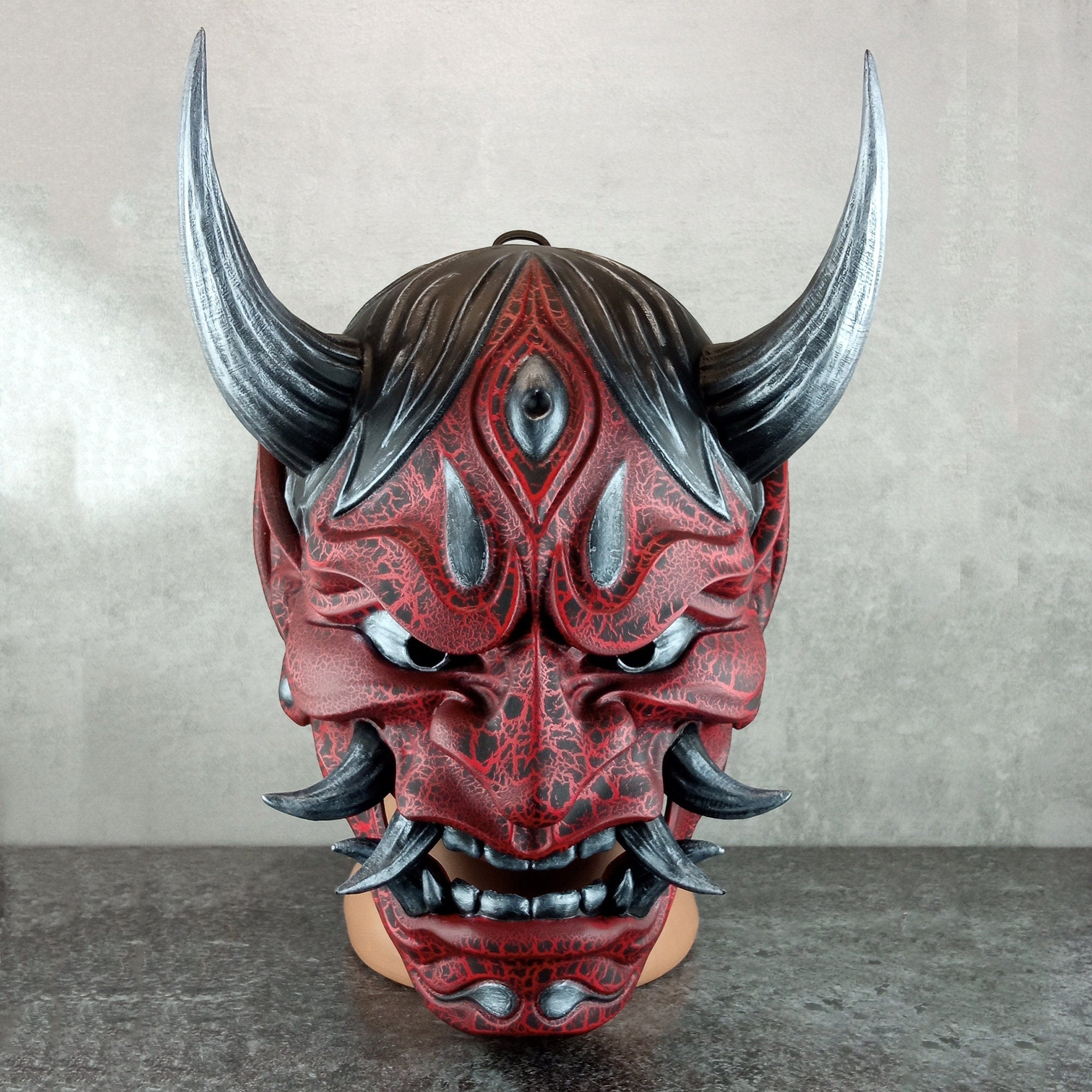 Maskenriss, Traditionelle japanische Hannya-Maske, rote und schwarze Samurai-Maske, tragbare Maske, Dämonenmaske, Oni-Maske, Wanddekoration, Oni-Maske mit Seil