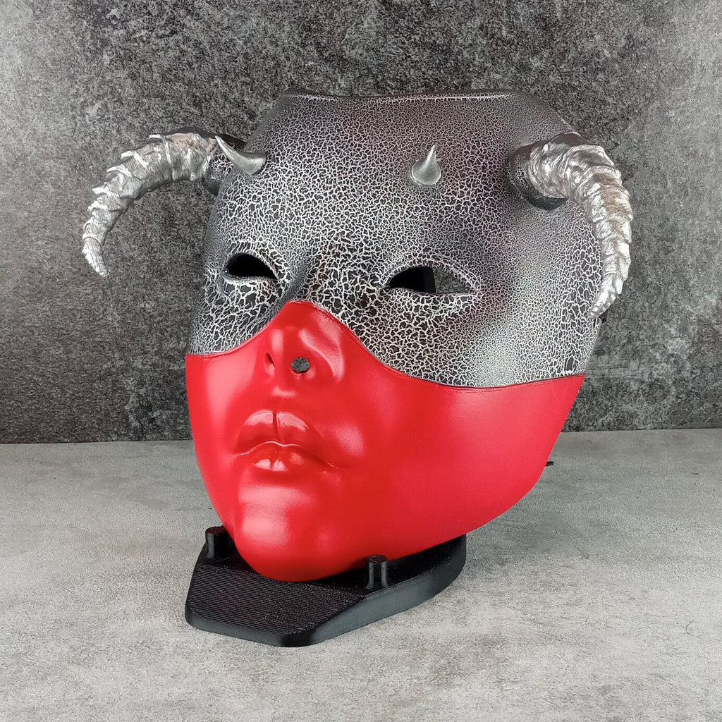 Geisha-Maske, Frauenmaske, mit Hörnern, Hexenmaske, japanische Frauenmaske, rote Maske
