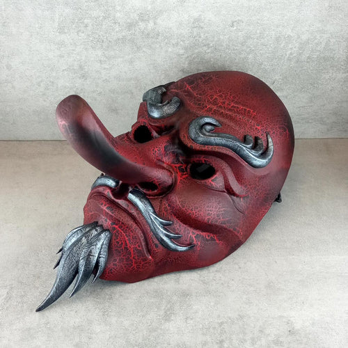 Rote Cracked Tengu-Maske (Vollgesicht)
