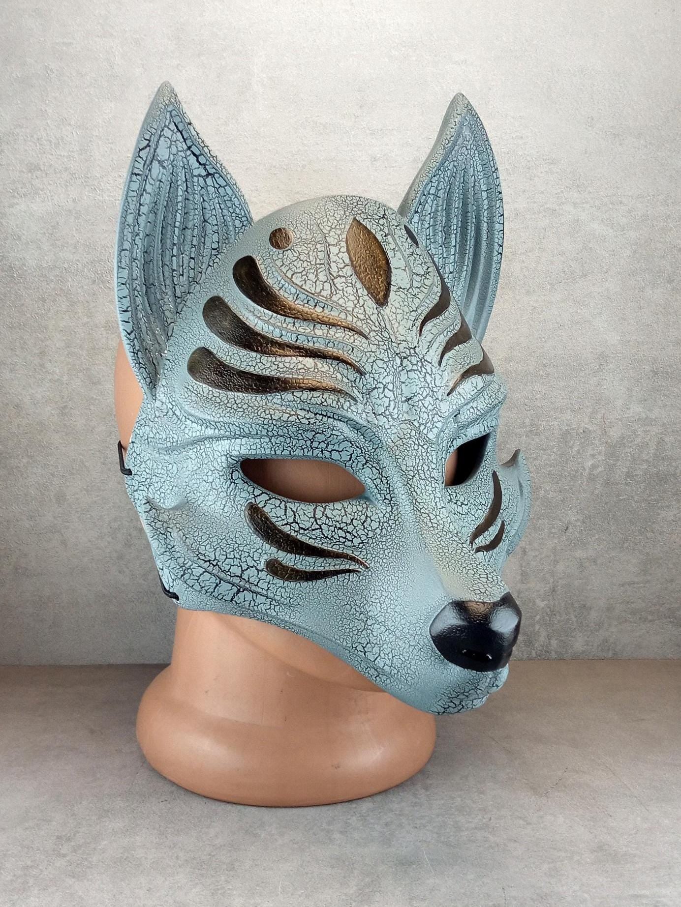 Graue Okami-Maske mit Rissen, graue Kitsune-Maske, traditionelle japanische Maske, Youkai-Maske, Wolfsmaske, Fuchsmaske