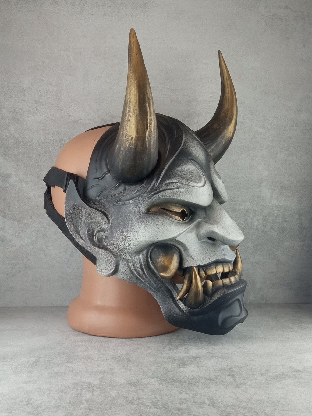 Traditionelle japanische Hannya-Maske, graue und schwarze Samurai-Maske, tragbare Maske, Kabuki-Dämonenmaske, Oni-Maske, Wanddekoration Oni-Maske mit Seil