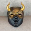 Geisha-Maske - schwarz mit Gold, Frauenmaske mit Hörnern, Hexenmaske, japanische Frauenmaske, weiße Maske