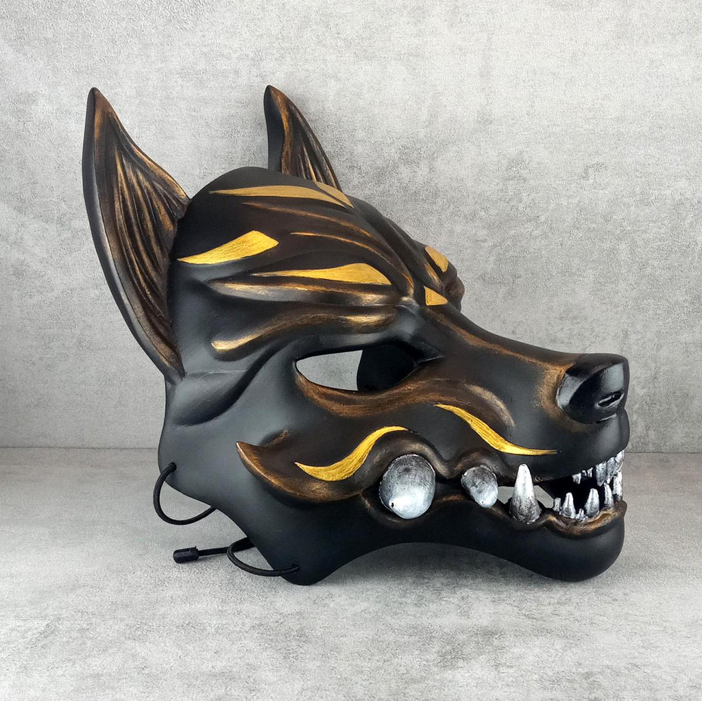 Schwarz mit goldener Okami-Maske, Kitsune-Maske, traditionelle japanische Maske, Youkai-Maske, Wolfsmaske