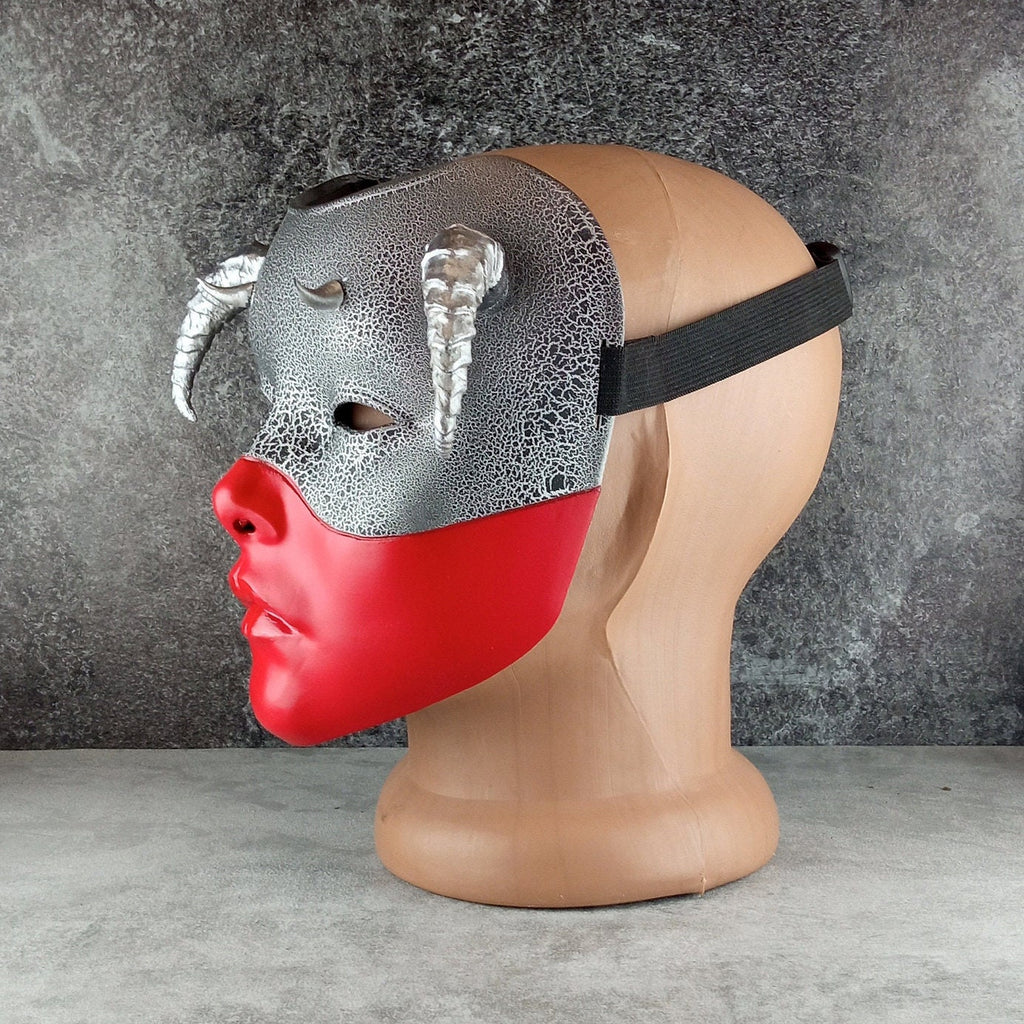Geisha-Maske, Frauenmaske, mit Hörnern, Hexenmaske, japanische Frauenmaske, rote Maske