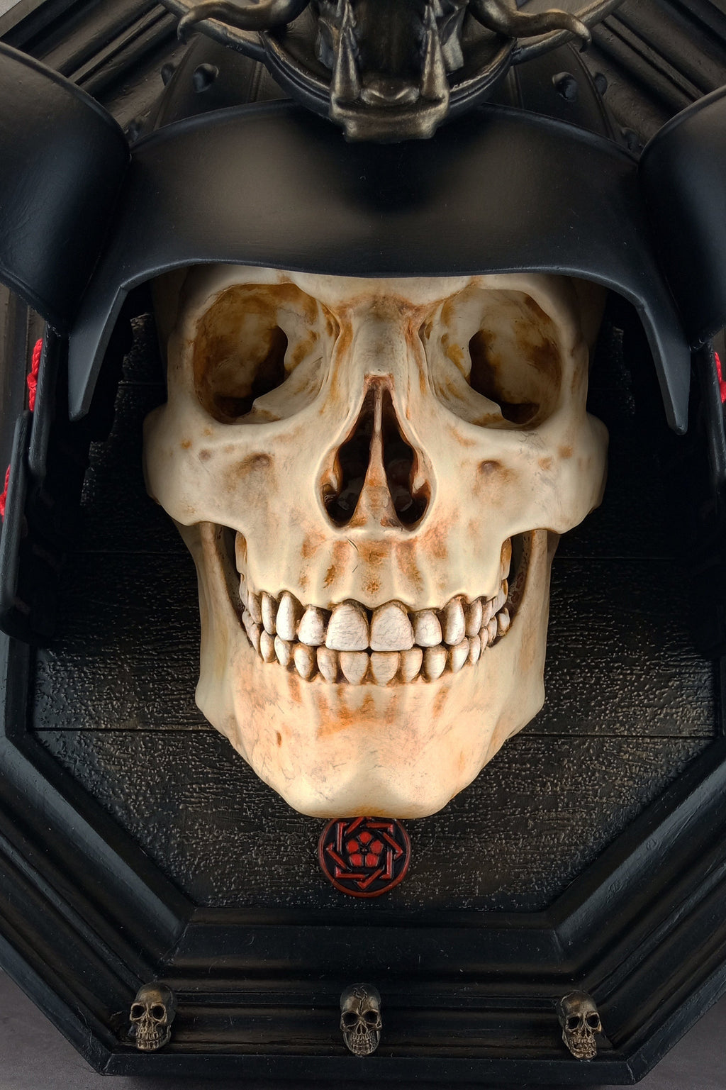 Wanddeko "Samurai-Totenkopf" (Totenkopf in Naturton)