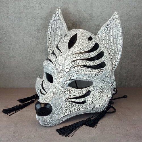 Black & White Cracked Kitsune Half Mask (Okami)