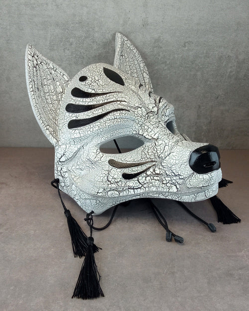 Black & White Cracked Kitsune Half Mask (Okami)