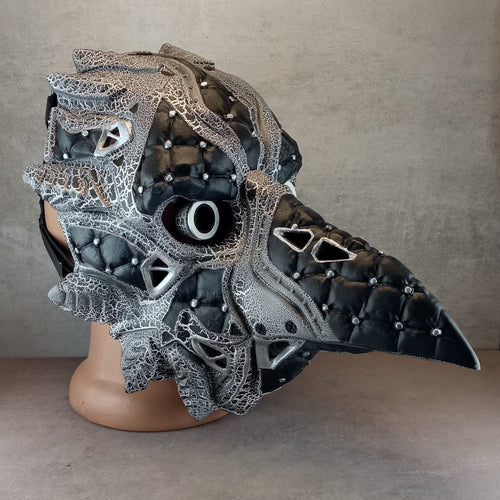 Cyberpunk Raven Mask – Black and White with Cracks – Plague Doctor Style