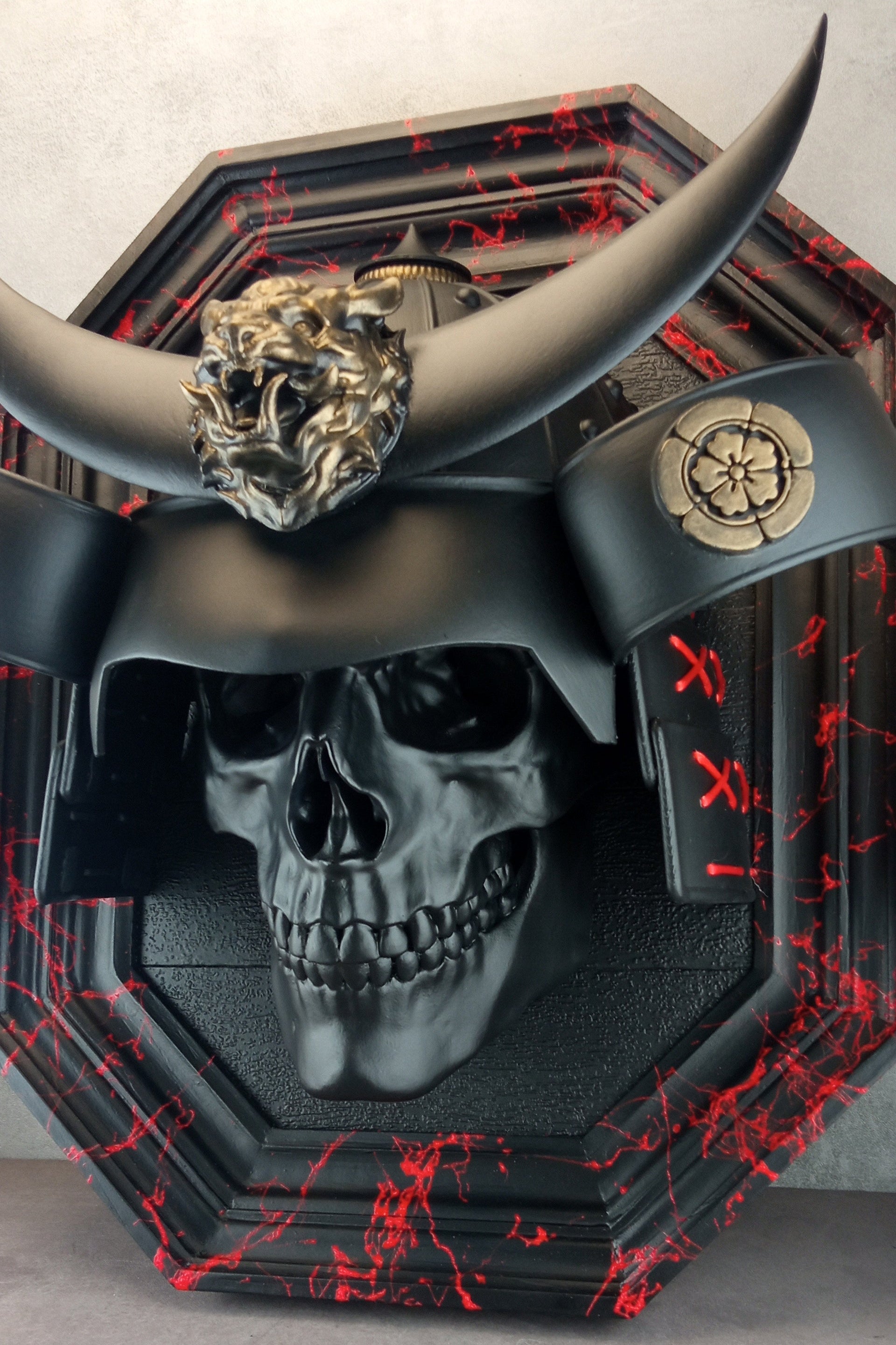 3D Samurai Skull Wall Art – Black Octagonal Frame with Red Splashes – Kabuto Helmet with Crescent Moon & Bronze Oni Tiger Head"