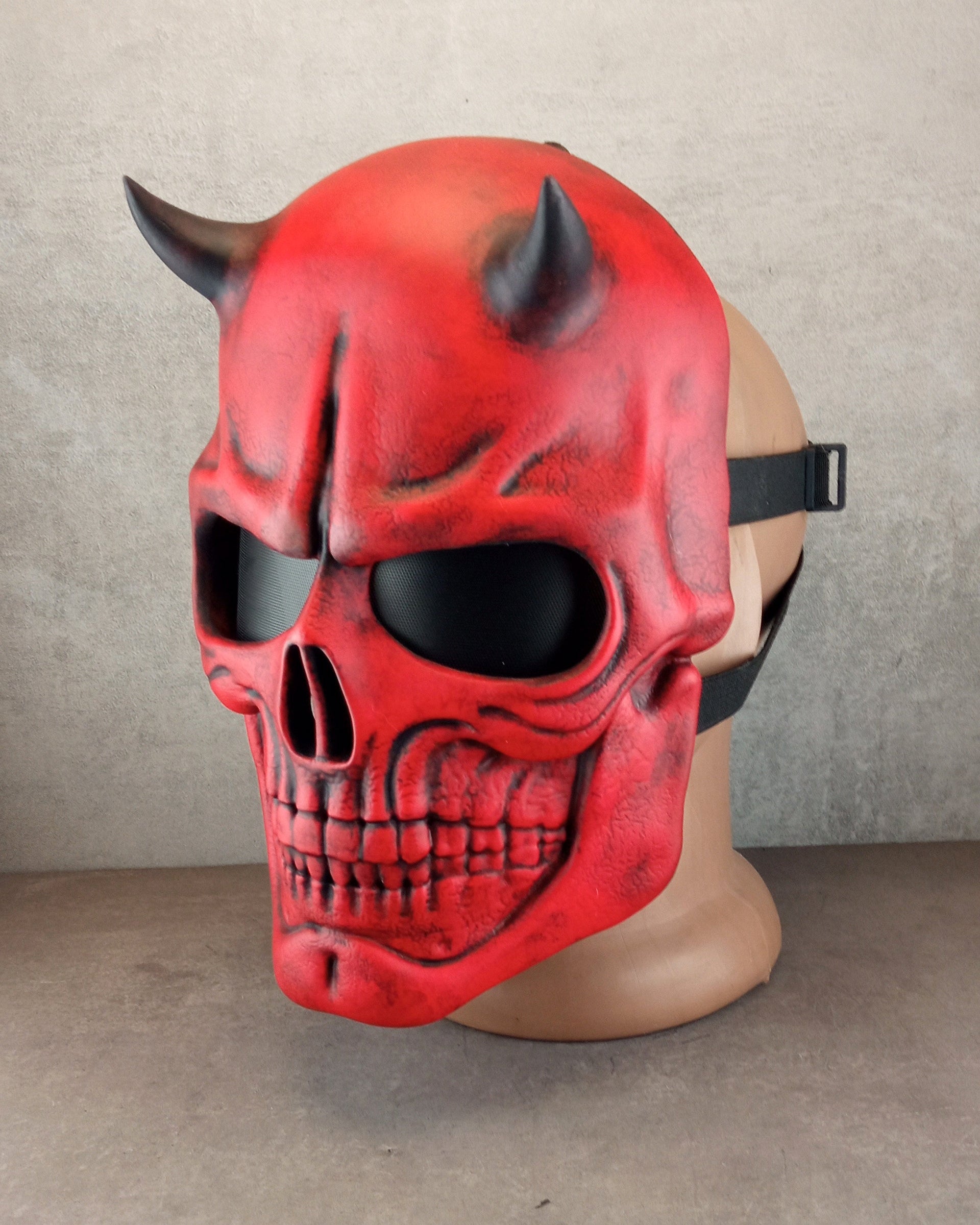 Red skull mask with horns, red demon skull mask, horror mask,scary mask, Halloween mask