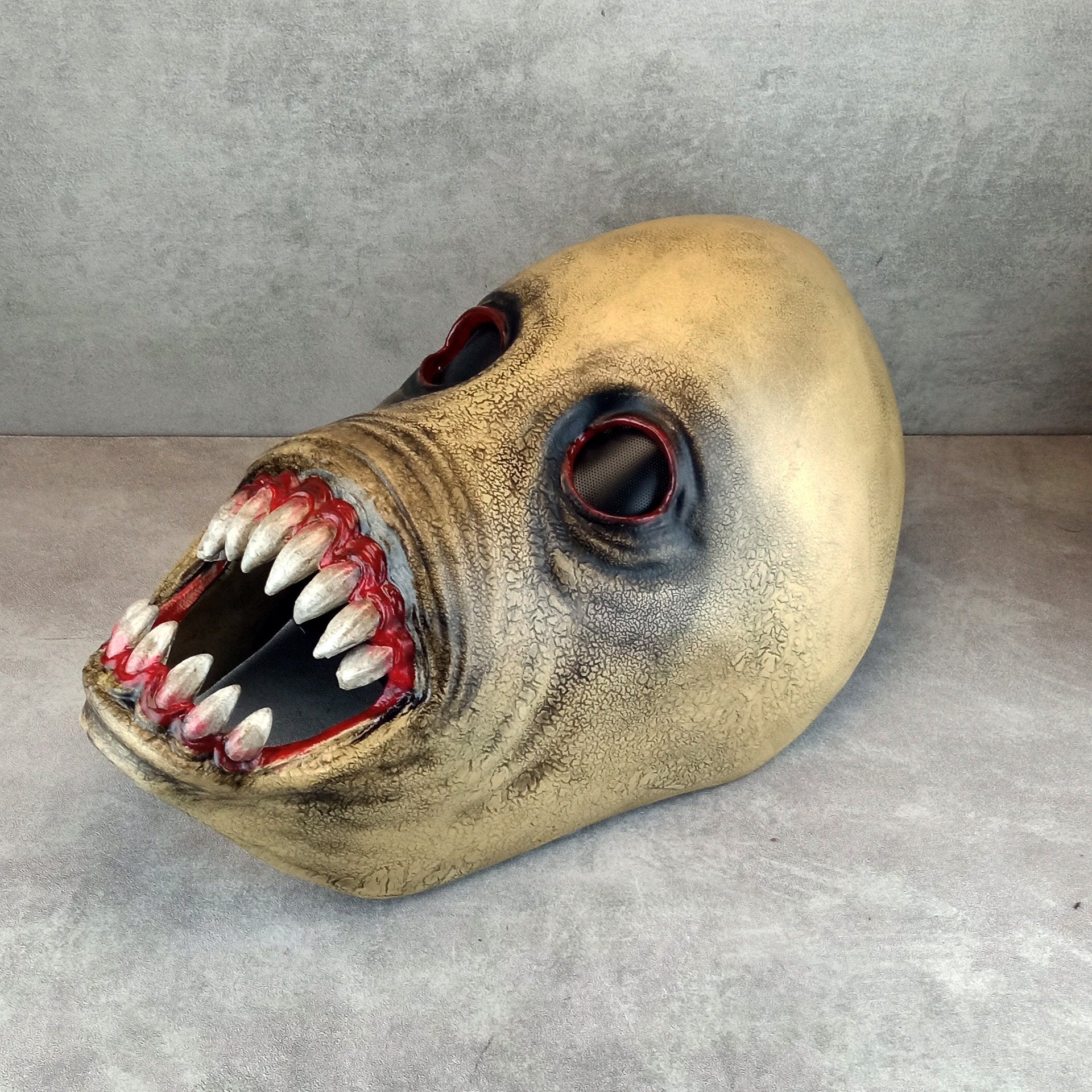 Nightfang Phantom Mask