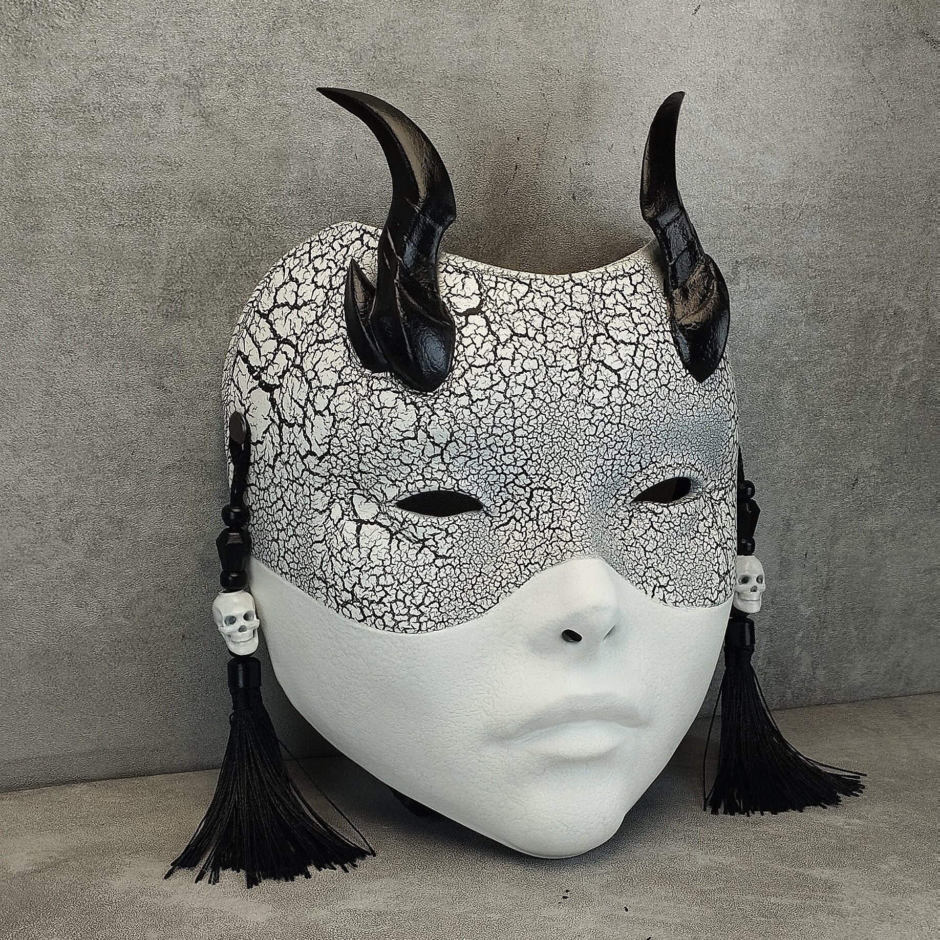 Silent Wraith Geisha Mask