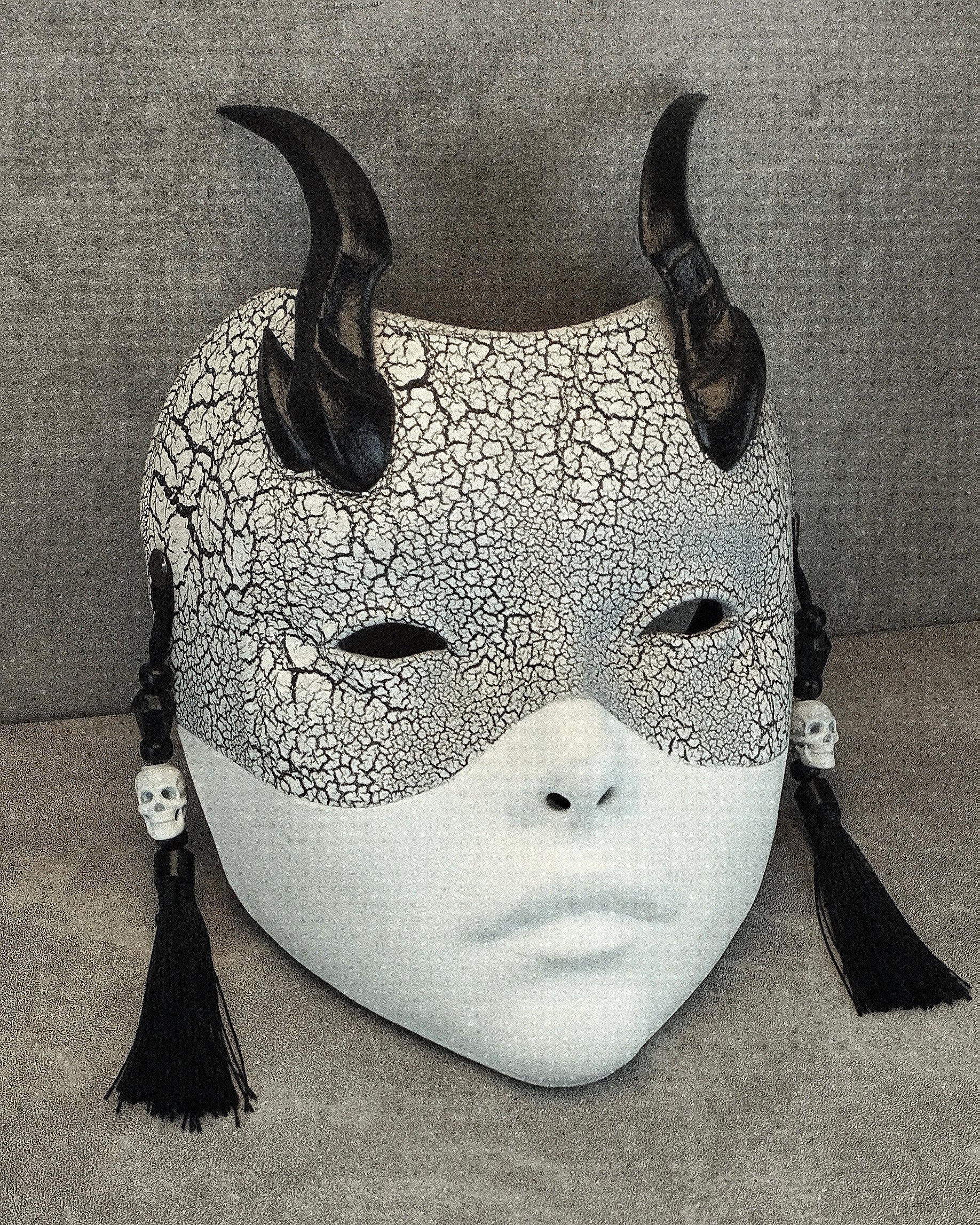 Silent Wraith Geisha Mask
