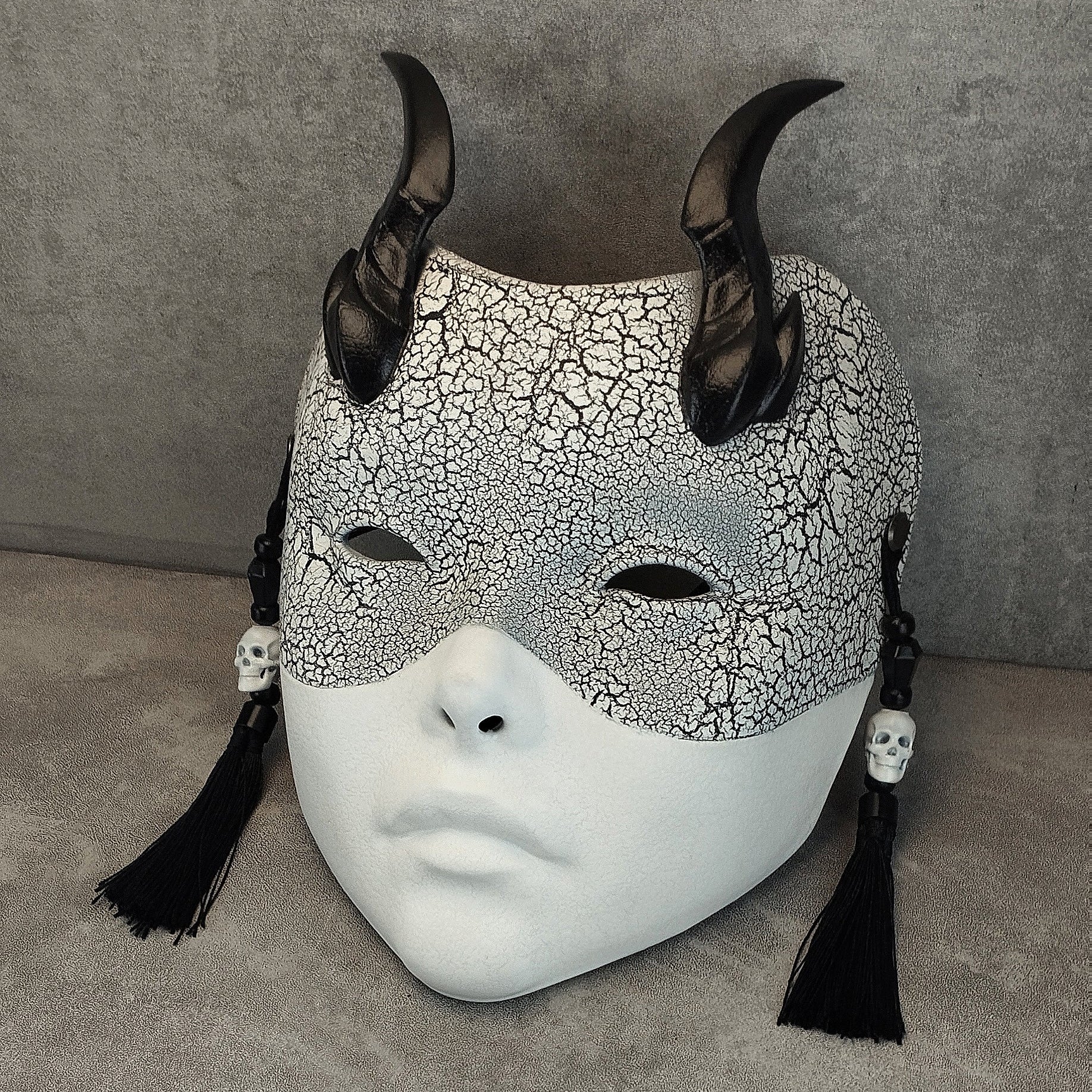 Silent Wraith Geisha Mask