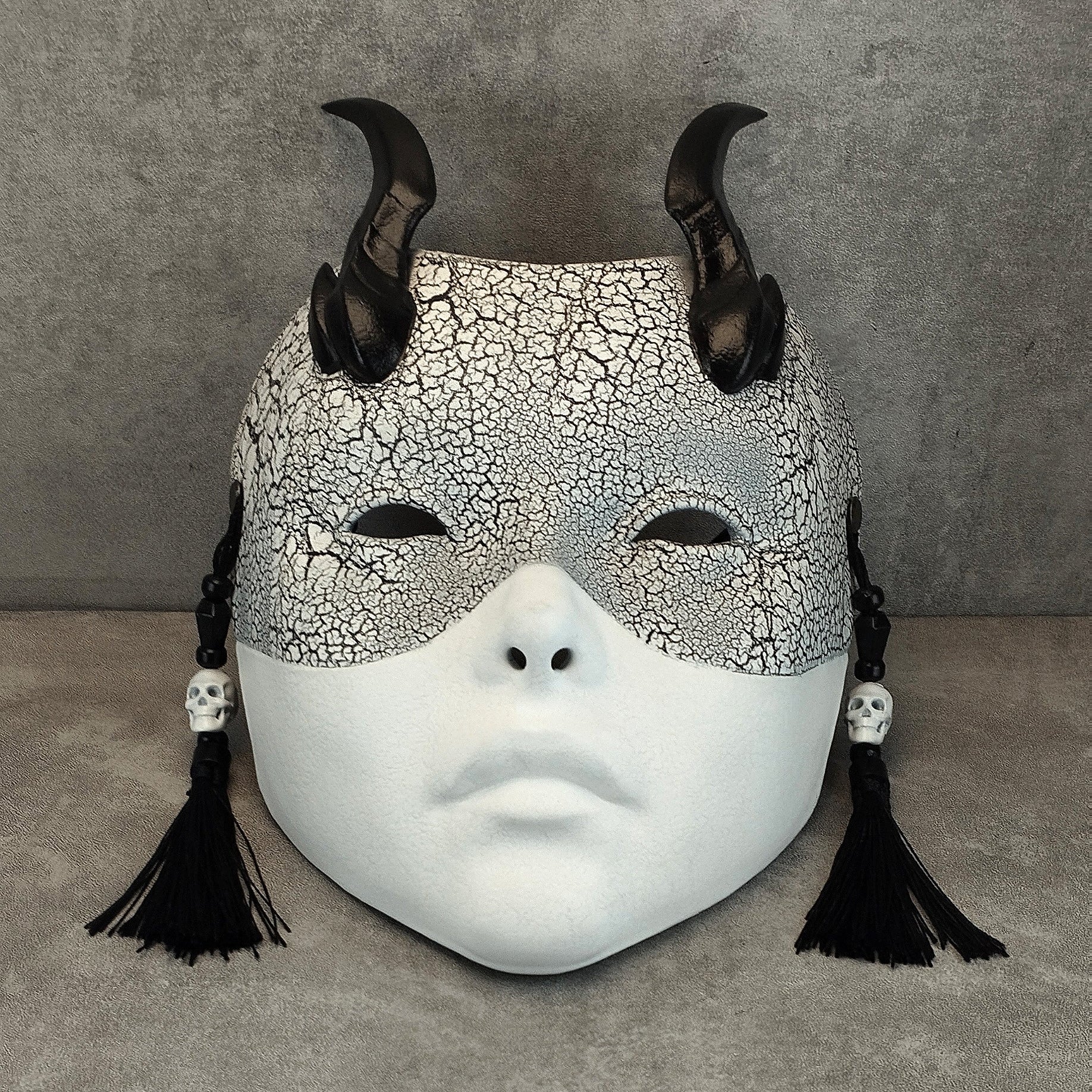 Silent Wraith Geisha Mask