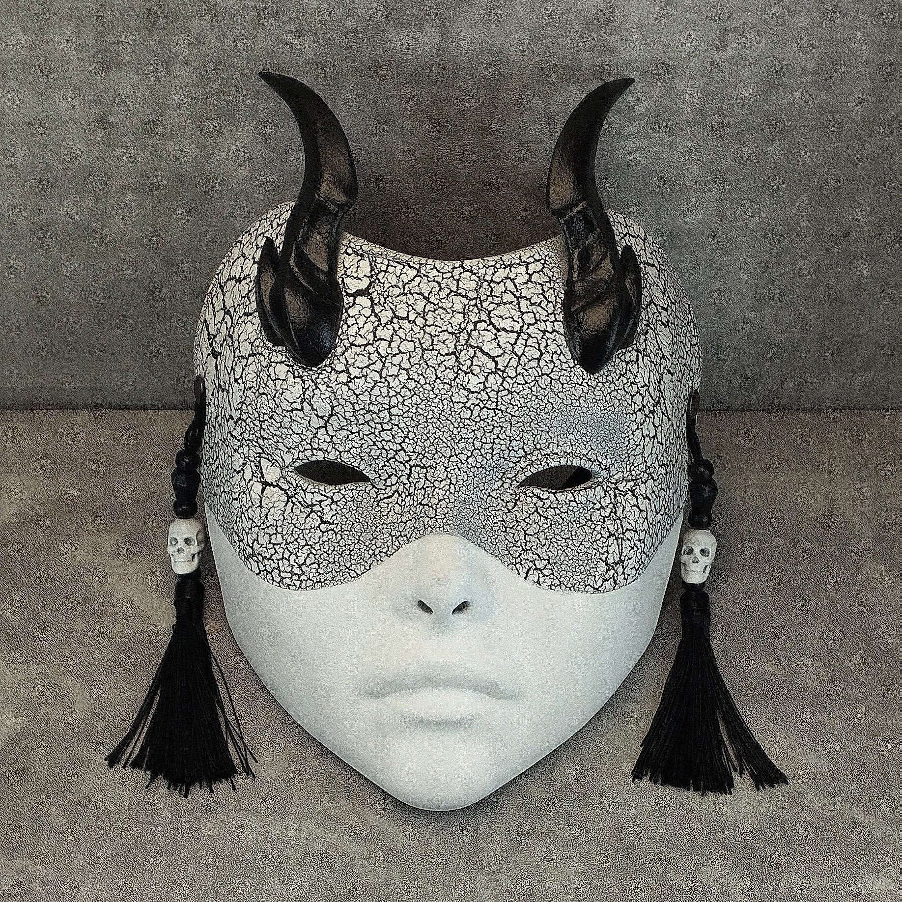 Silent Wraith Geisha Mask