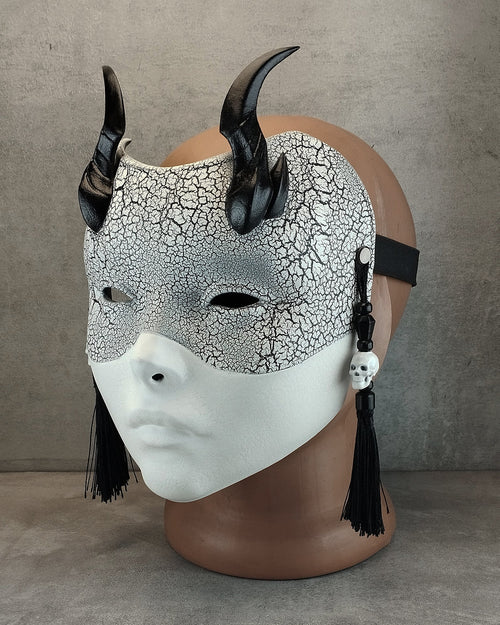 Silent Wraith Geisha Mask