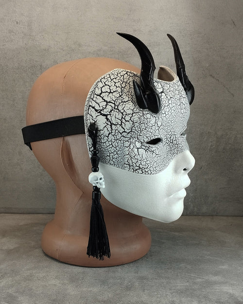 Silent Wraith Geisha Mask