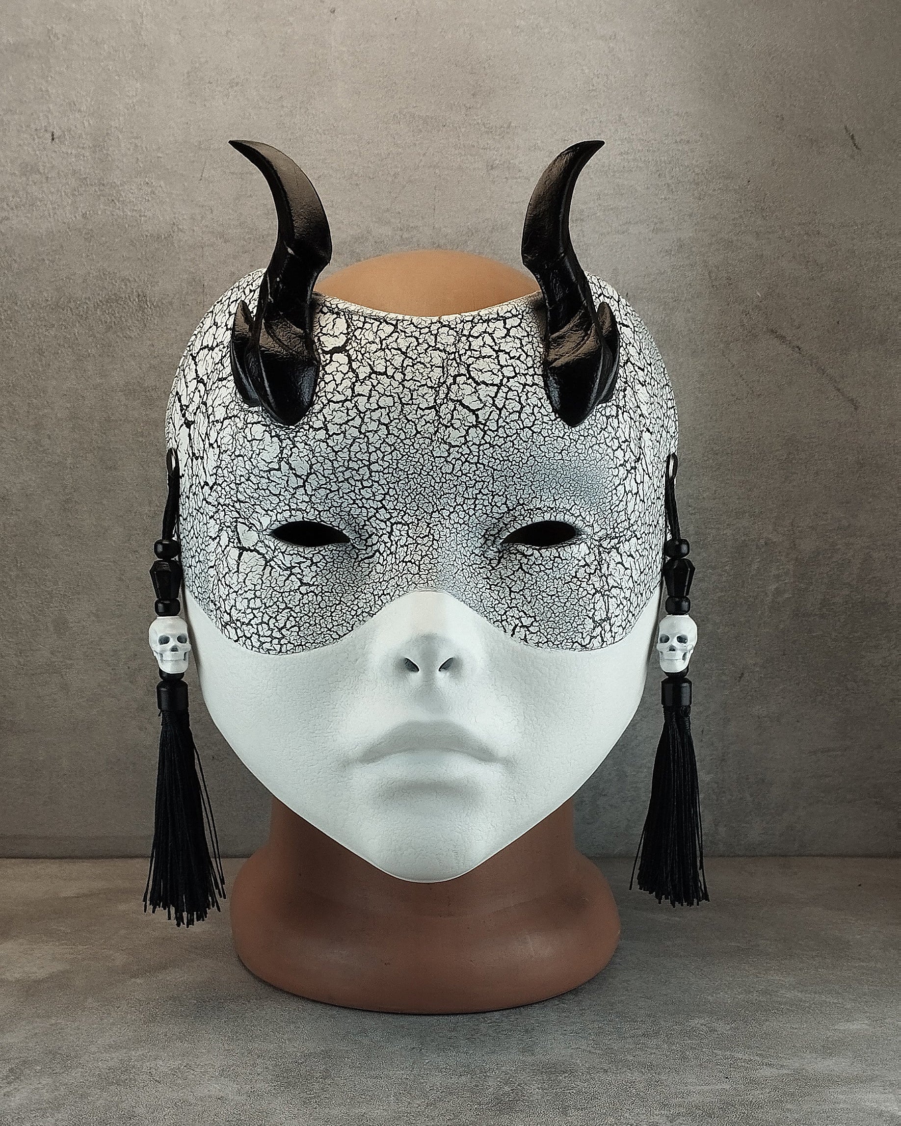 Silent Wraith Geisha Mask