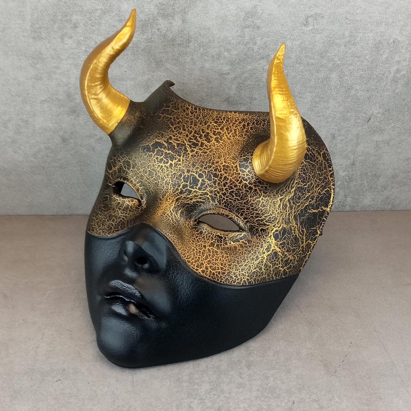 Geisha-Maske - schwarz mit Gold, Frauenmaske mit Hörnern, Hexenmaske, japanische Frauenmaske, weiße Maske