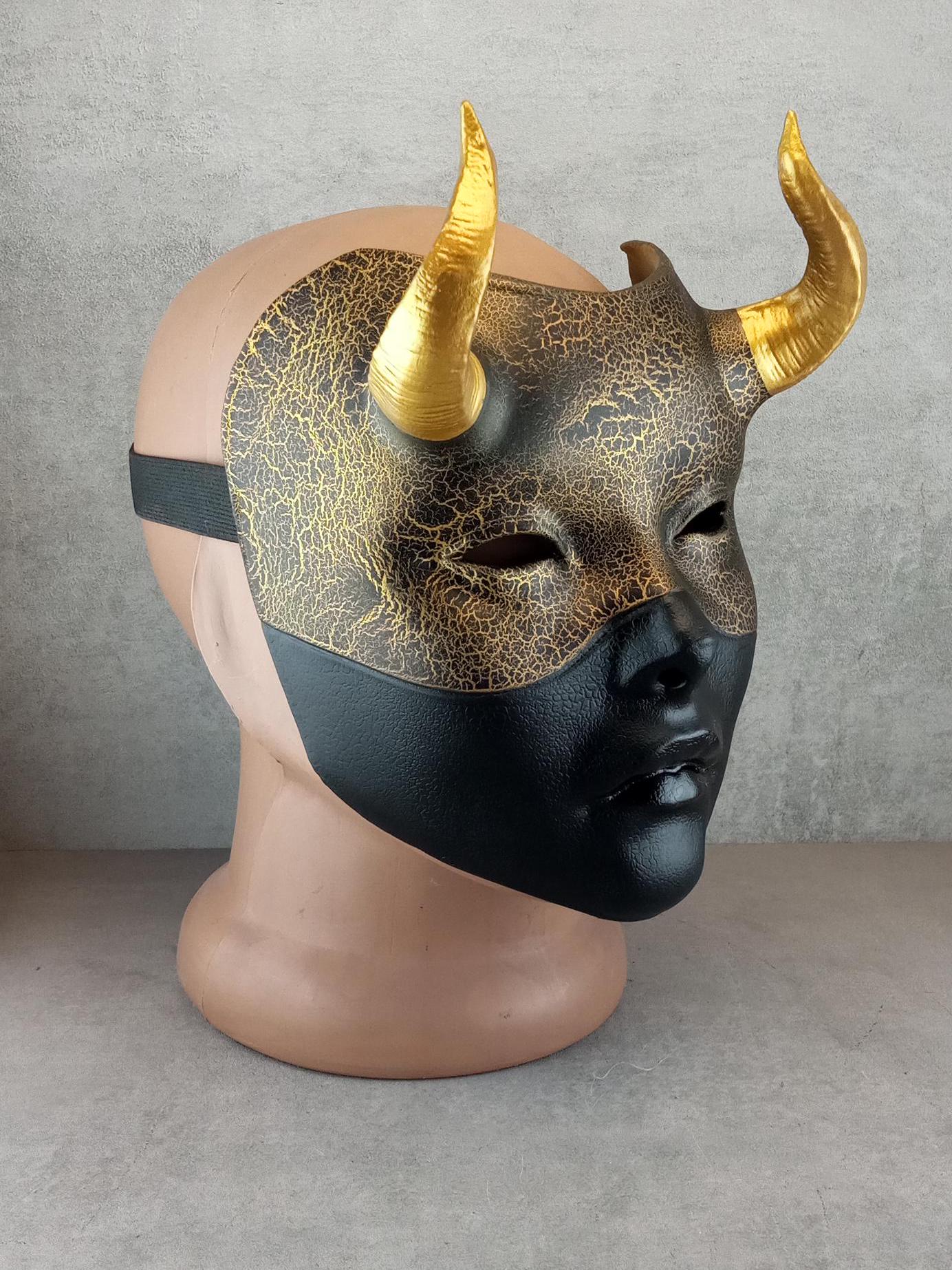 Geisha Witch Mask – Half Gold, Half Black Horned Masquerade Mask