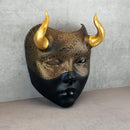 Geisha-Maske - schwarz mit Gold, Frauenmaske mit Hörnern, Hexenmaske, japanische Frauenmaske, weiße Maske