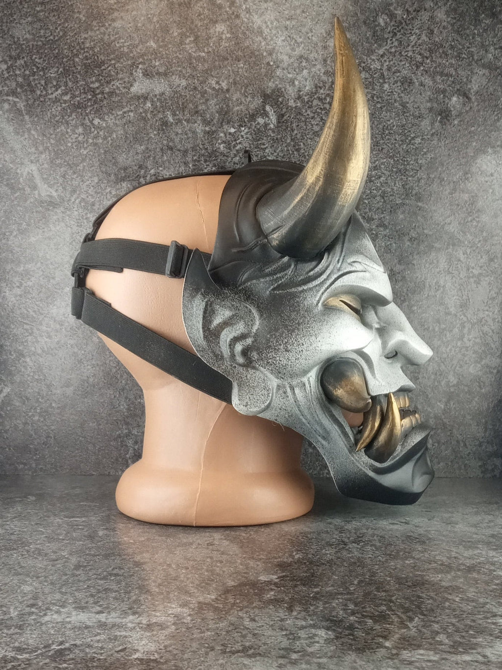 Traditionelle japanische Hannya-Maske, graue und schwarze Samurai-Maske, tragbare Maske, Kabuki-Dämonenmaske, Oni-Maske, Wanddekoration Oni-Maske mit Seil