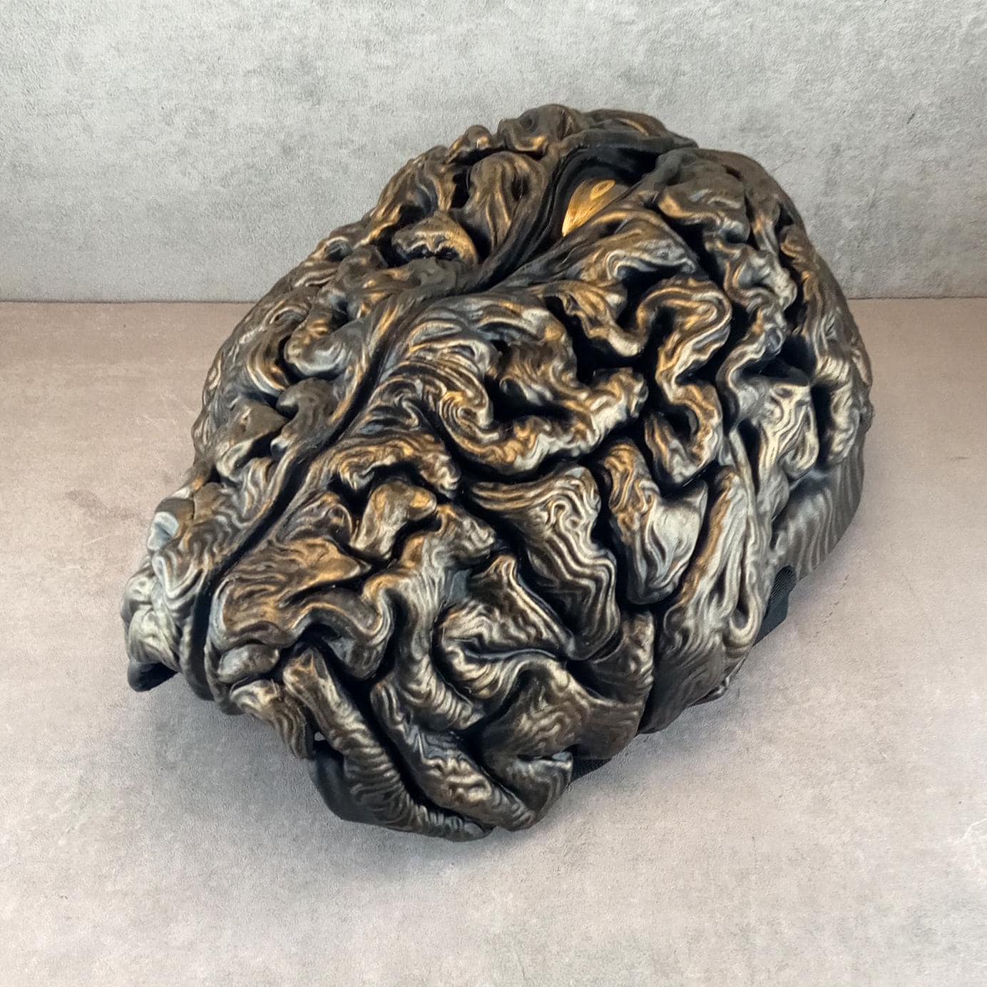 Bronze Brain Mask with Golden Eye – Surreal Anatomical Art Mask for Cosplay & Decor