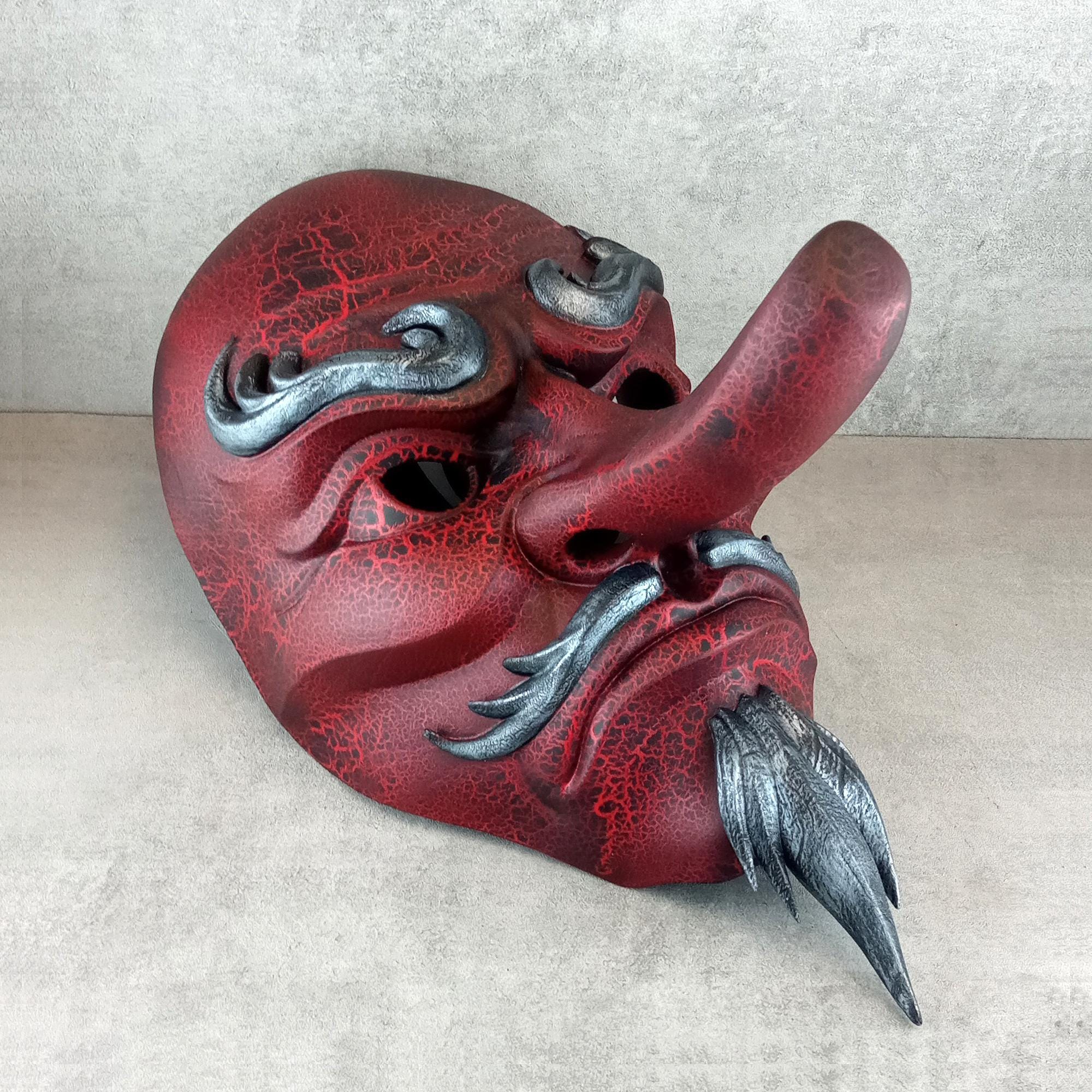 Rote Cracked Tengu-Maske (Vollgesicht)
