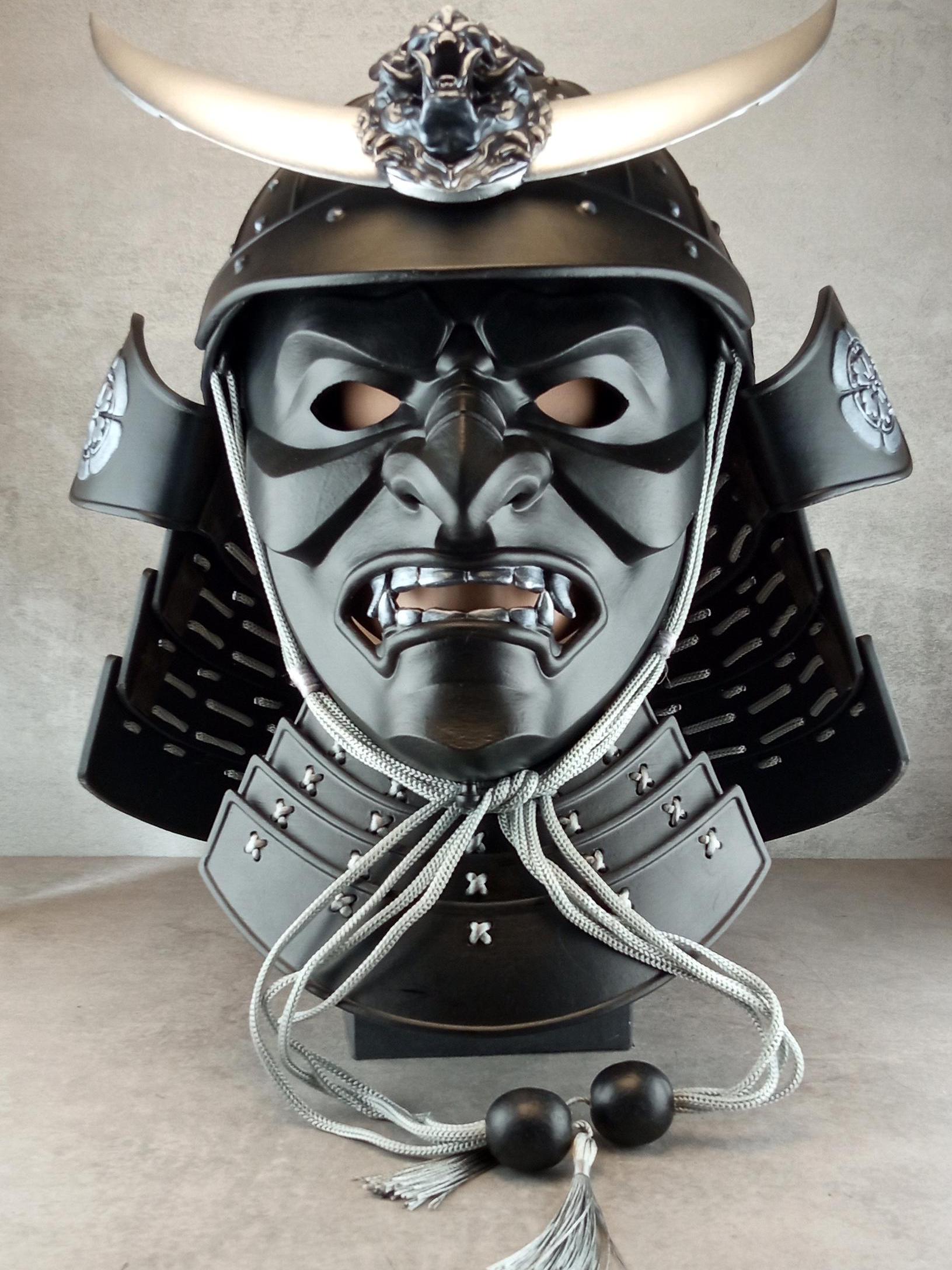 Samurai Kabuto Helmet – Black with Silver Crescent and Oni Tiger Crest | With Half-Mask or Full Somen