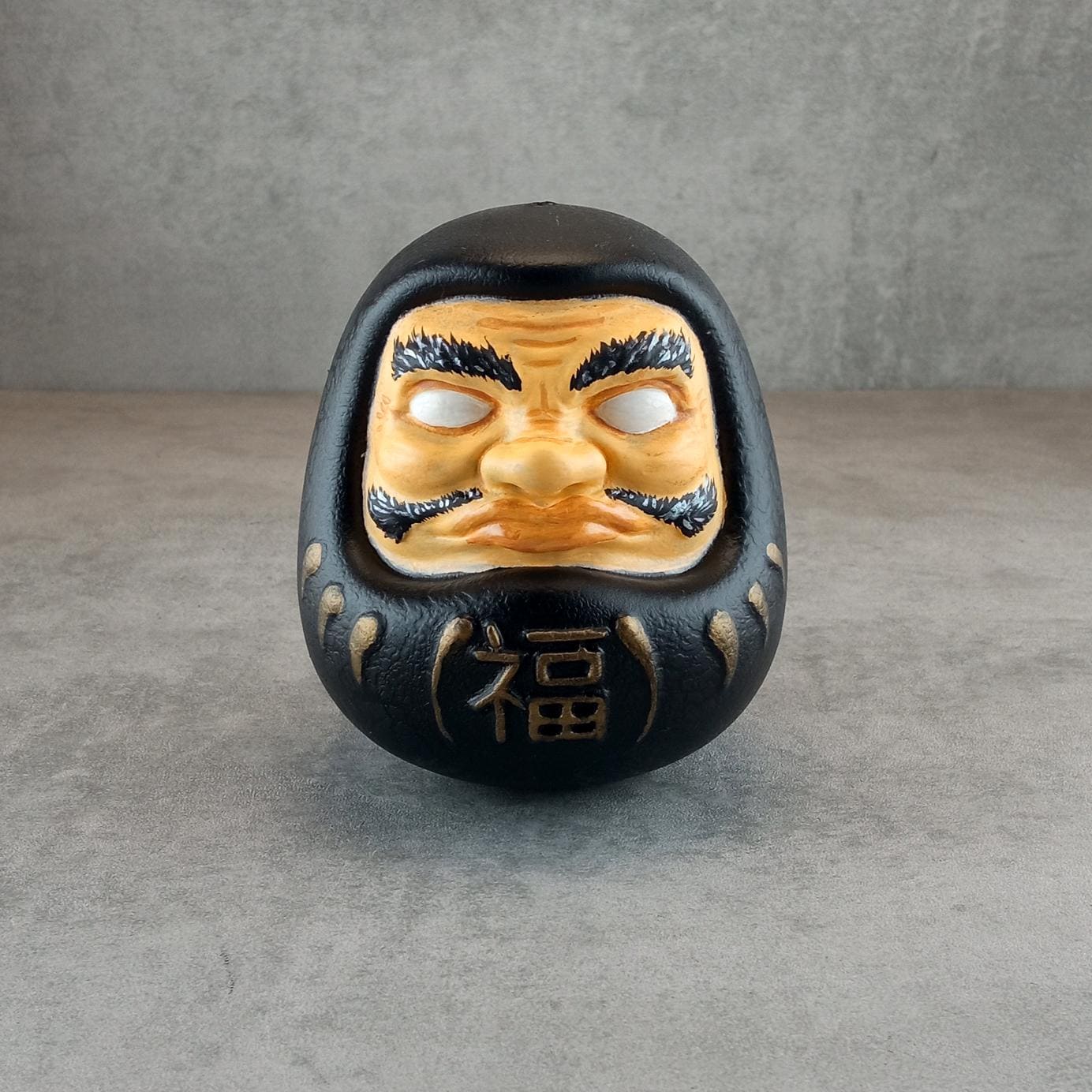 Traditionelle japanische Daruma-Puppe.