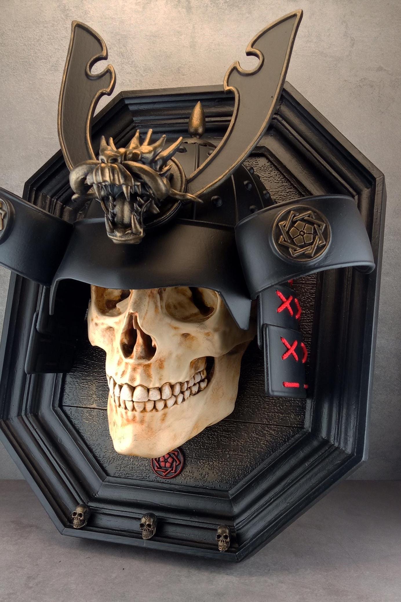 Wanddeko "Samurai-Totenkopf" (Totenkopf in Naturton)