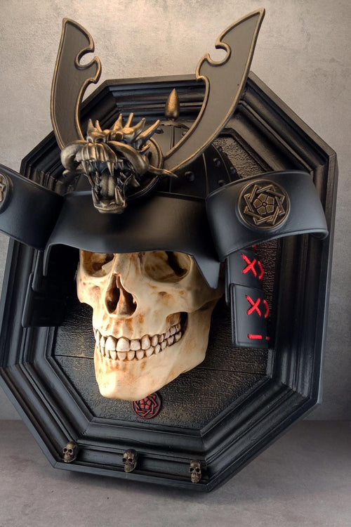 Wall decor "Samurai skull" (natural tone skull)
