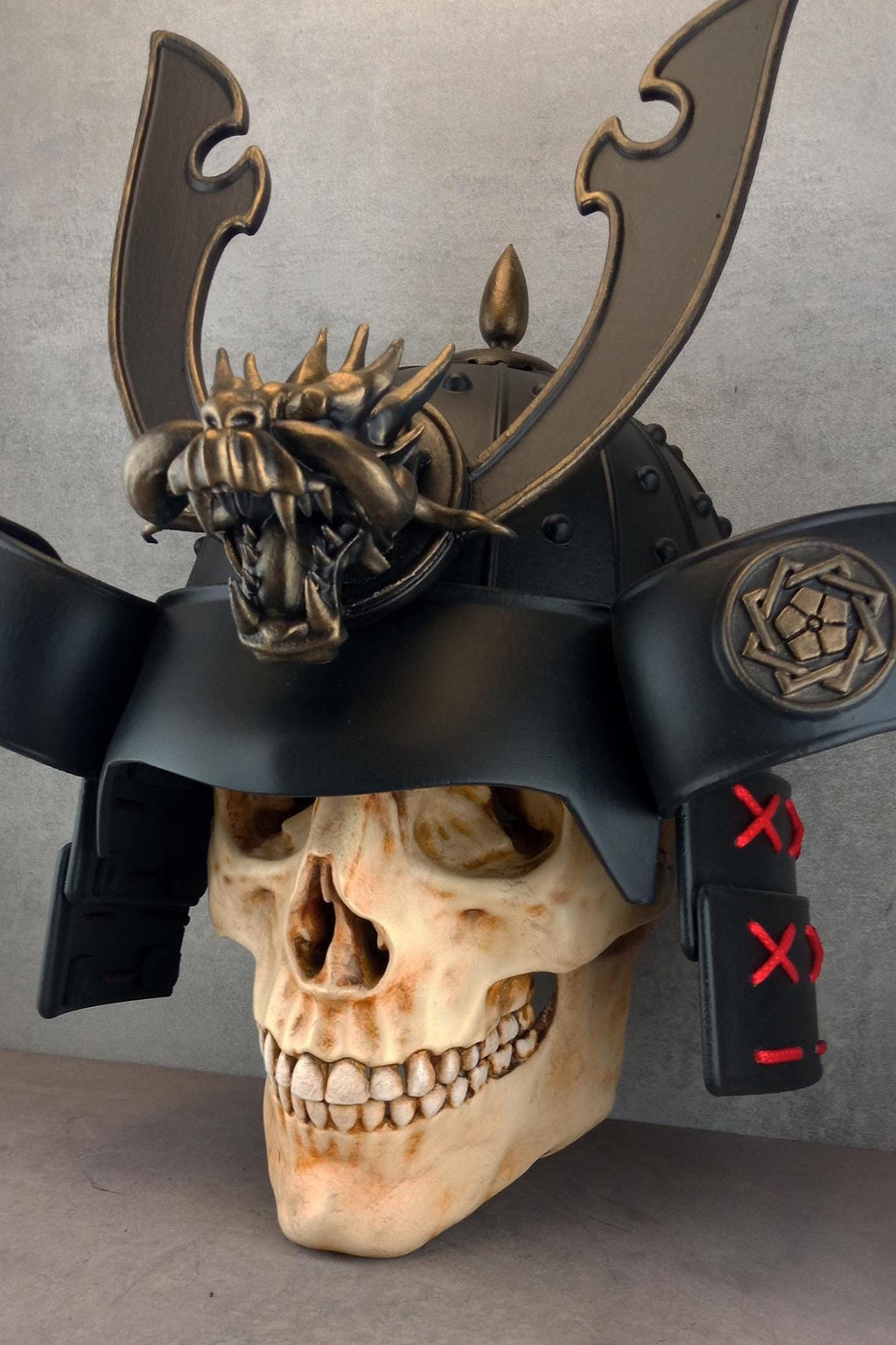 Wanddeko "Samurai-Totenkopf" (Totenkopf in Naturton)