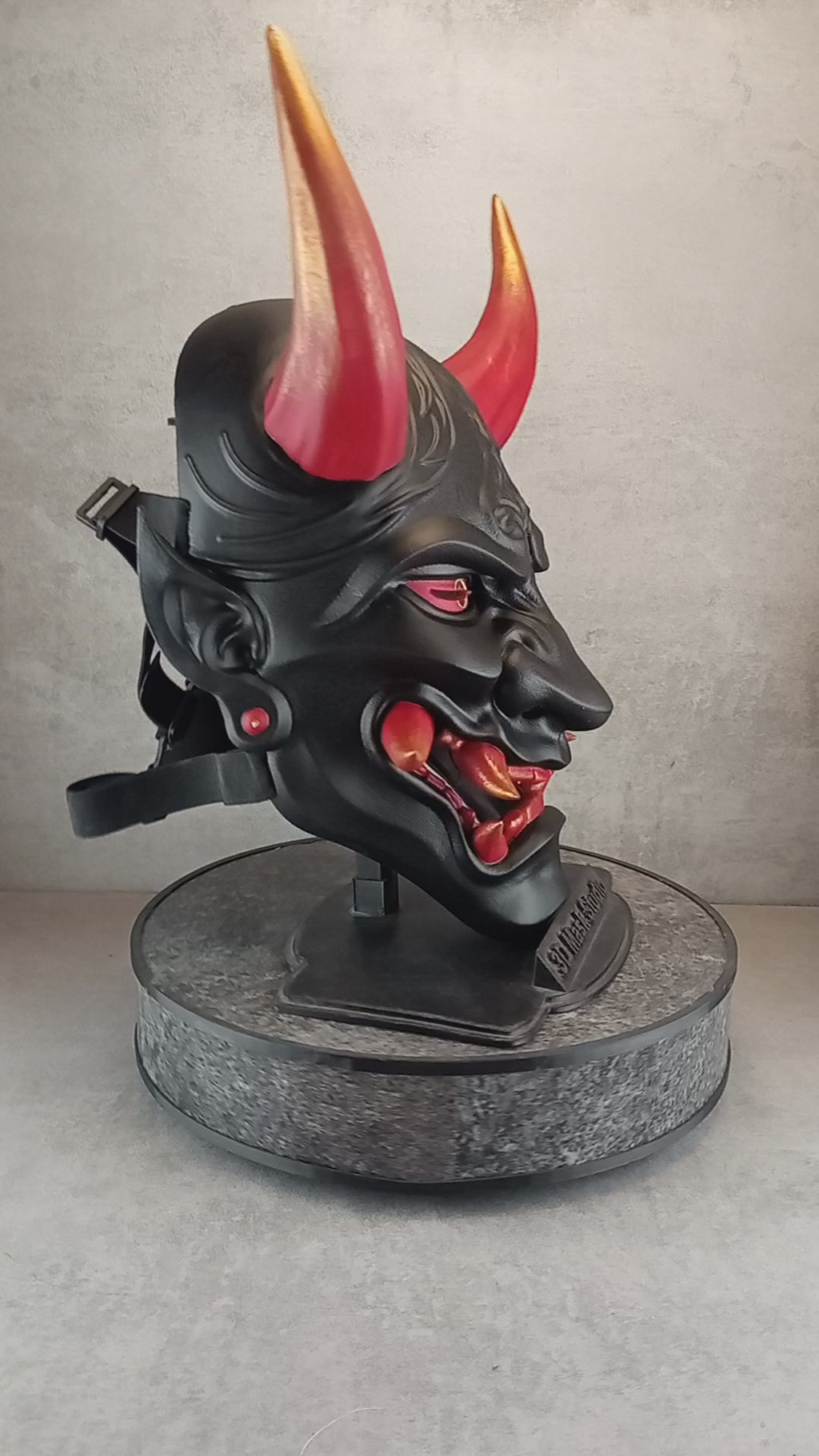 Traditionelle japanische Hannya-Dämonenmaske – „Feuerflammen“-Dämon