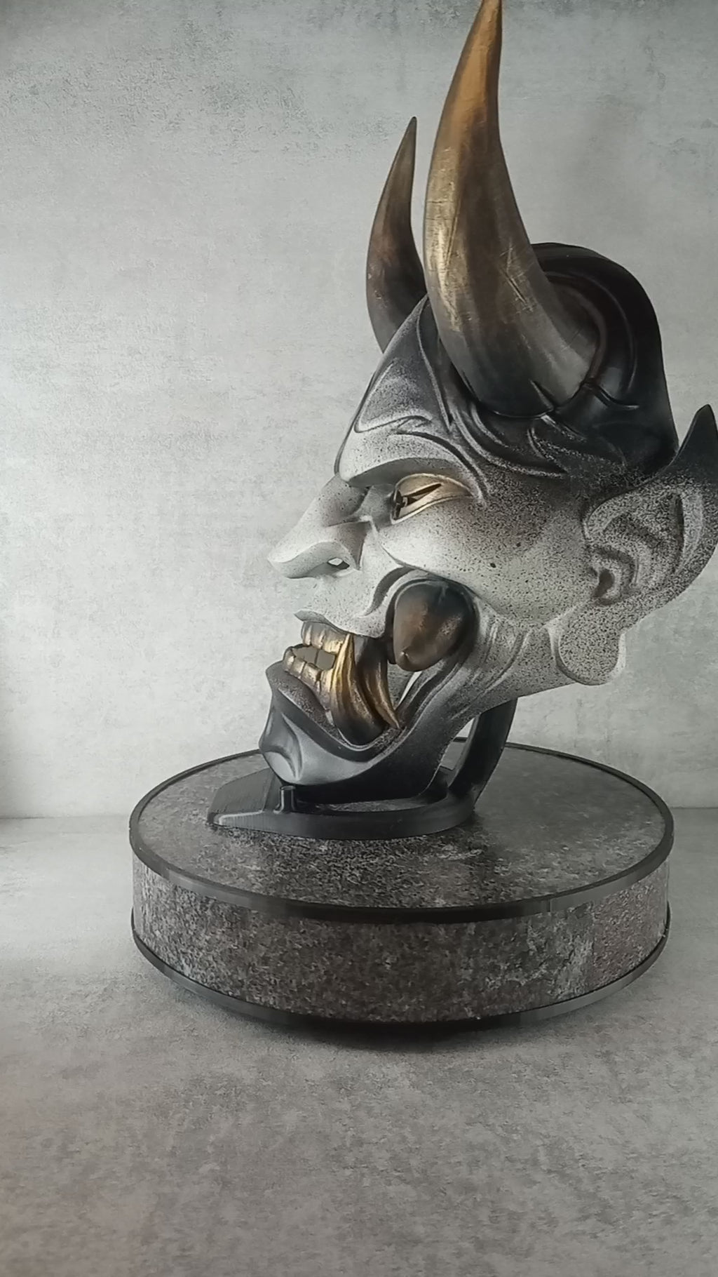 Traditionelle japanische Hannya-Maske, graue und schwarze Samurai-Maske, tragbare Maske, Kabuki-Dämonenmaske, Oni-Maske, Wanddekoration Oni-Maske mit Seil