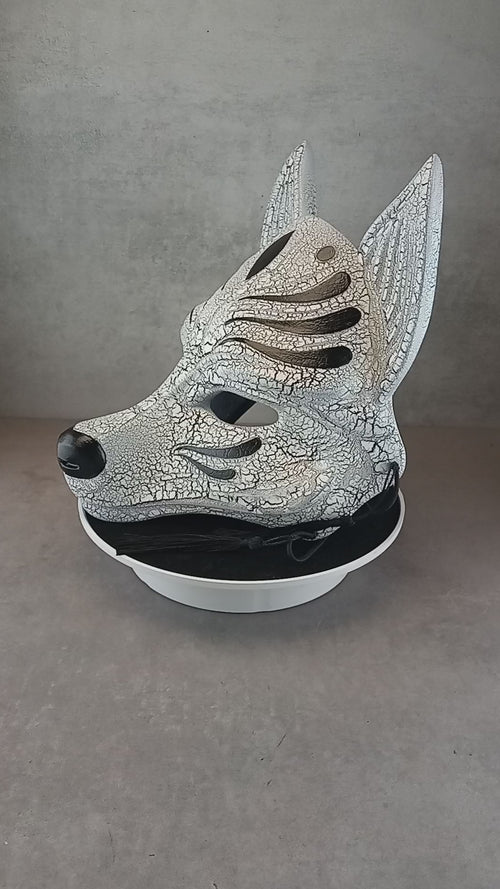 Black & White Cracked Kitsune Half Mask (Okami)
